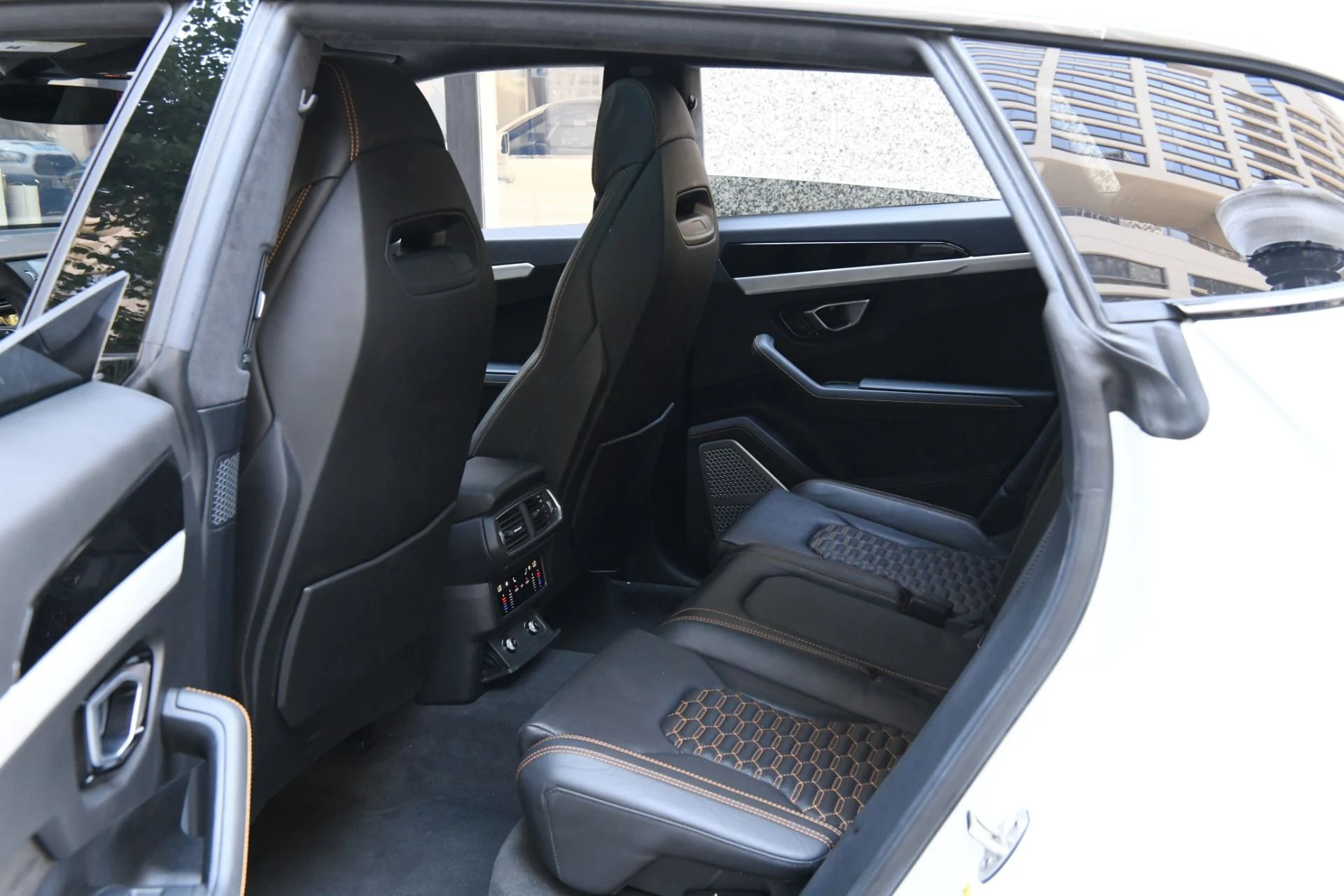 mph010_3495501441_Used_2021_Lamborghini_Urus_1752869047_211b64454f