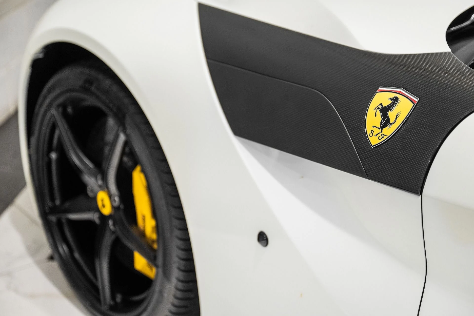 mph010_3505237285_Used_2017_Ferrari_F12berlinetta_1784393141_0ba1c9acd7