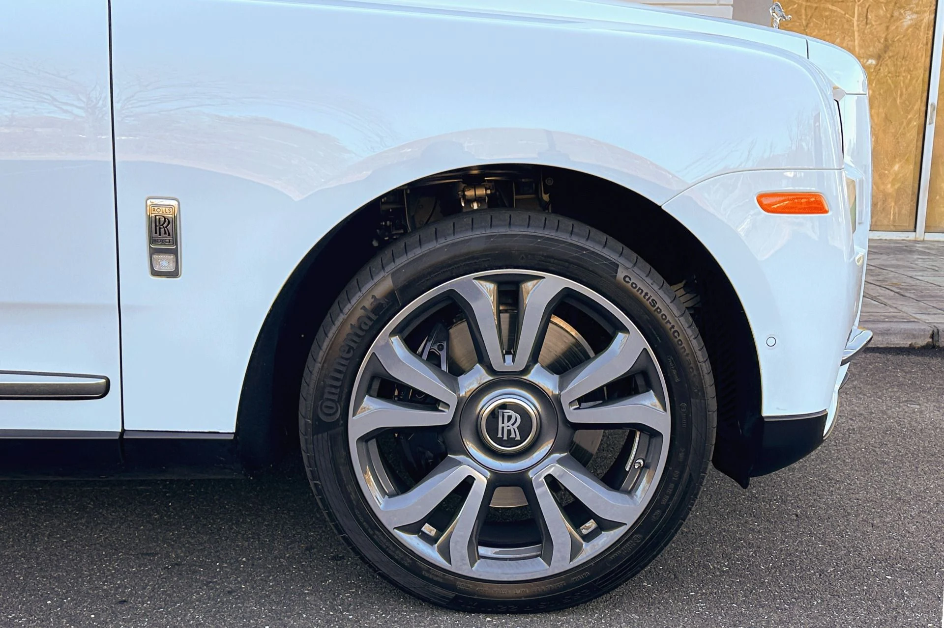 mph010_3507940603_Used_2024_Rolls_Royce_Cullinan_1764747349_c69f09c151