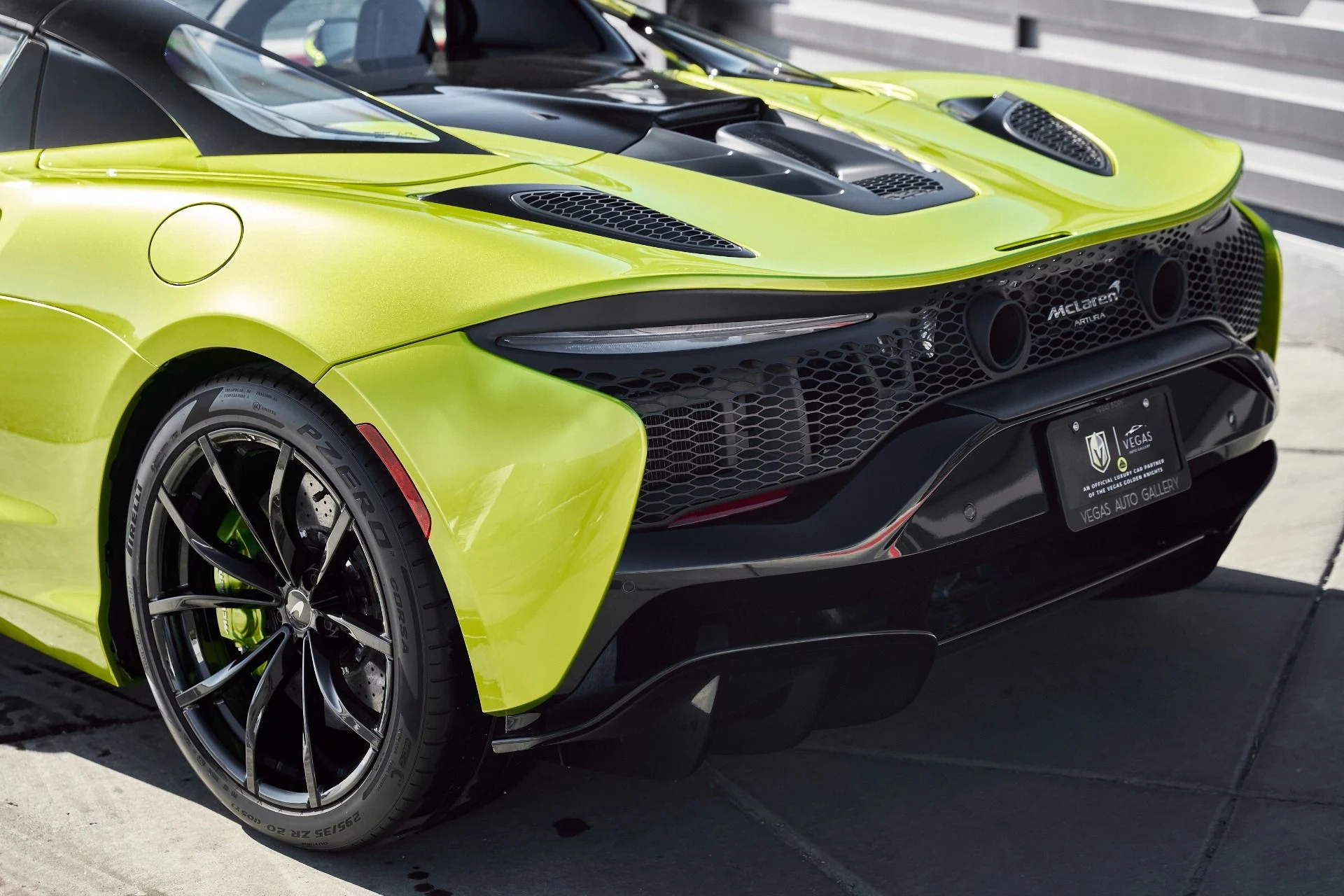 mph010_3510745538_Used_2025_Mc_Laren_Artura_Tech_Lux_1769825814_ecdcf81e2a