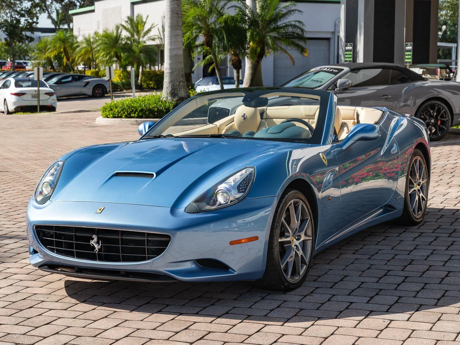 mph010_3512408153_Used_2010_Ferrari_California_1793131303_ca067cf1ed