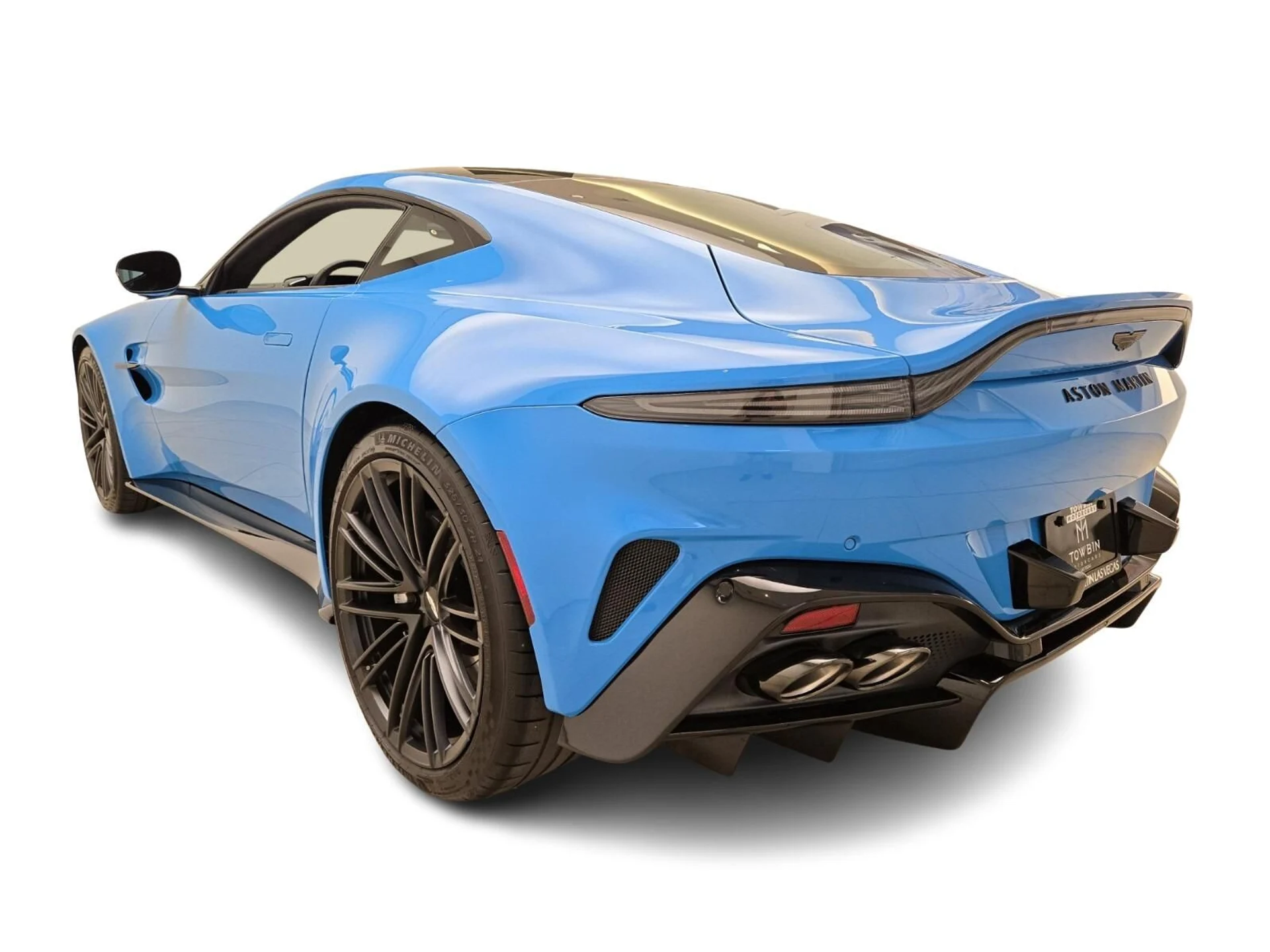 mph010_3530123767_Used_2025_Aston_Martin_Vantage_1770792725_0a2770634f