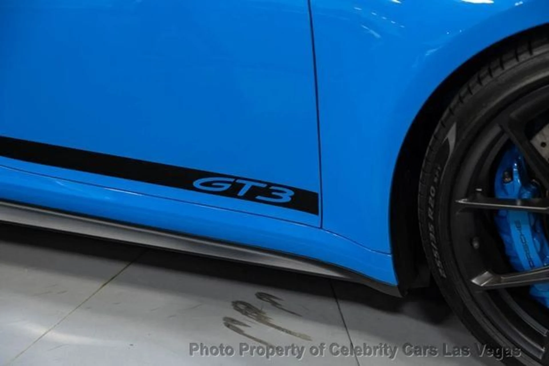 mph010_3530703362_used_2022_porsche_911_gt3coupe_9707_23088609_15_640_b32d217d2f