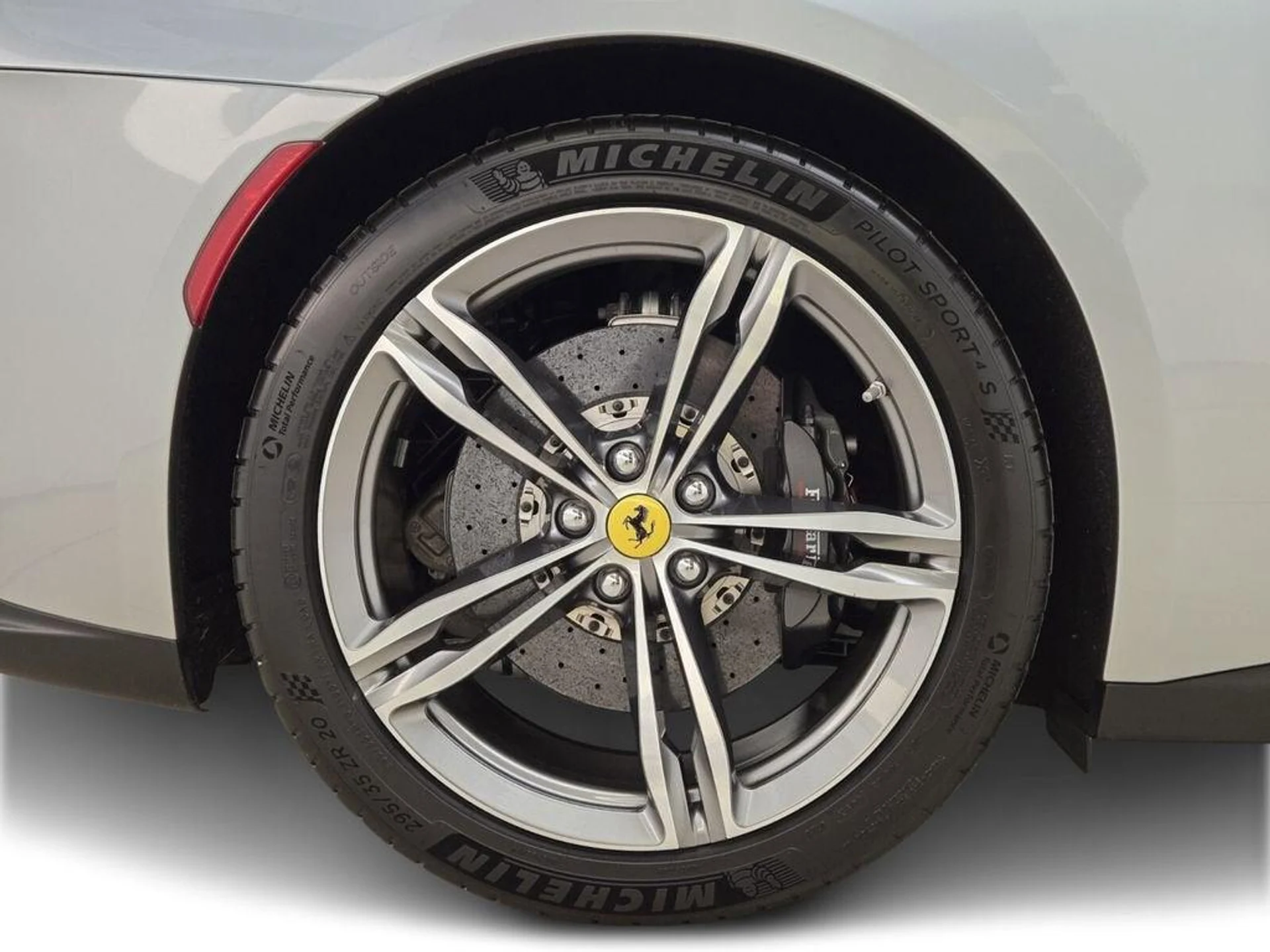 mph010_353299647_Used_2017_Ferrari_GTC_4_Lusso_V12_1783509840_548f57984c
