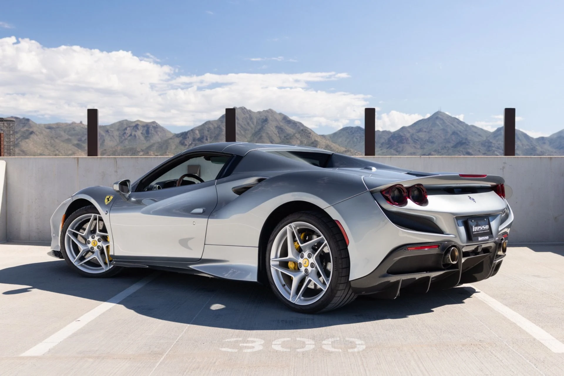 mph010_3544397063_Used_2021_Ferrari_F8_Spider_1791592255_d25414a6a3