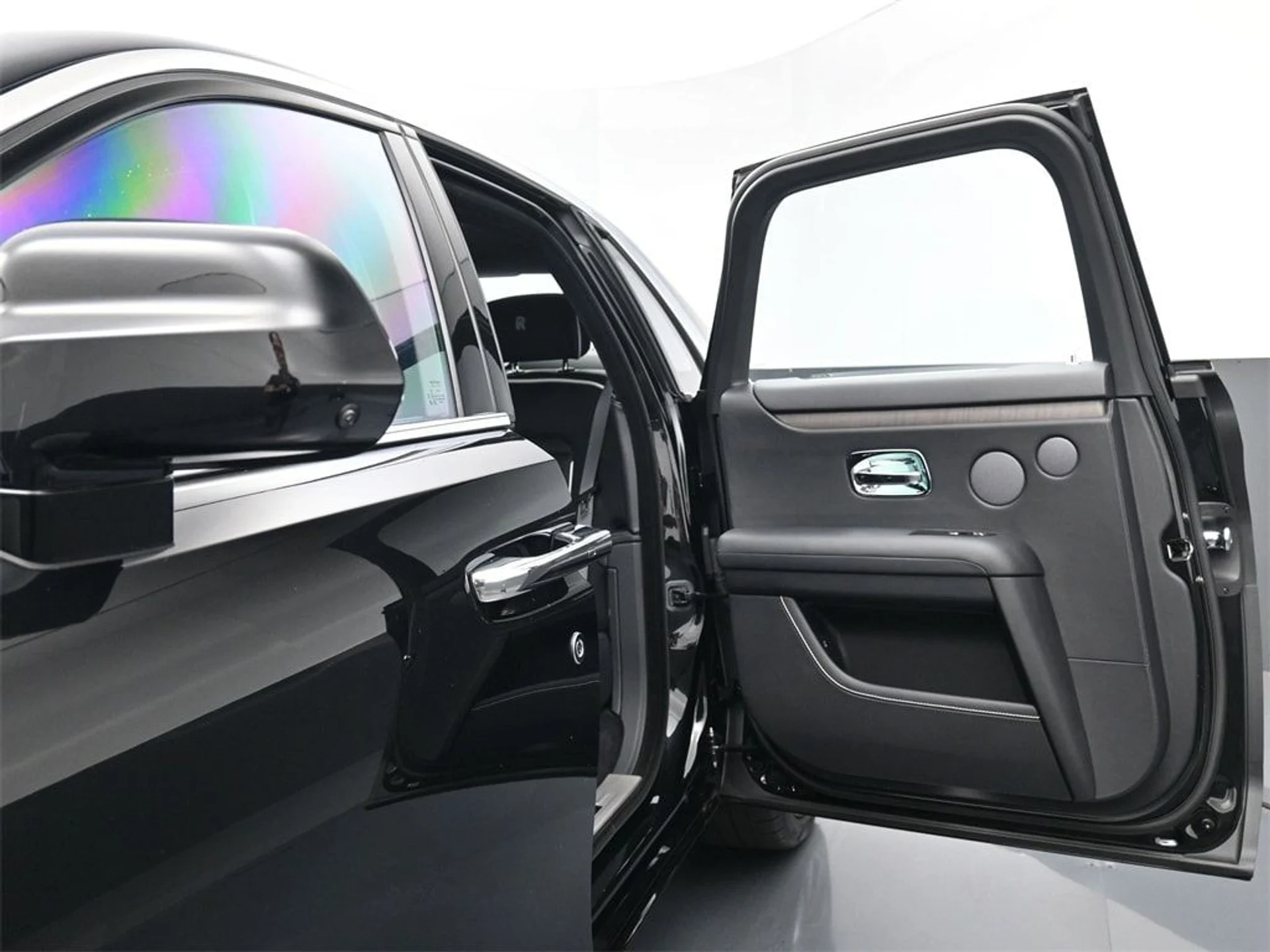 mph010_355932578_e08295804d09e4647871ec92f9303c49x_b26ea58d5e