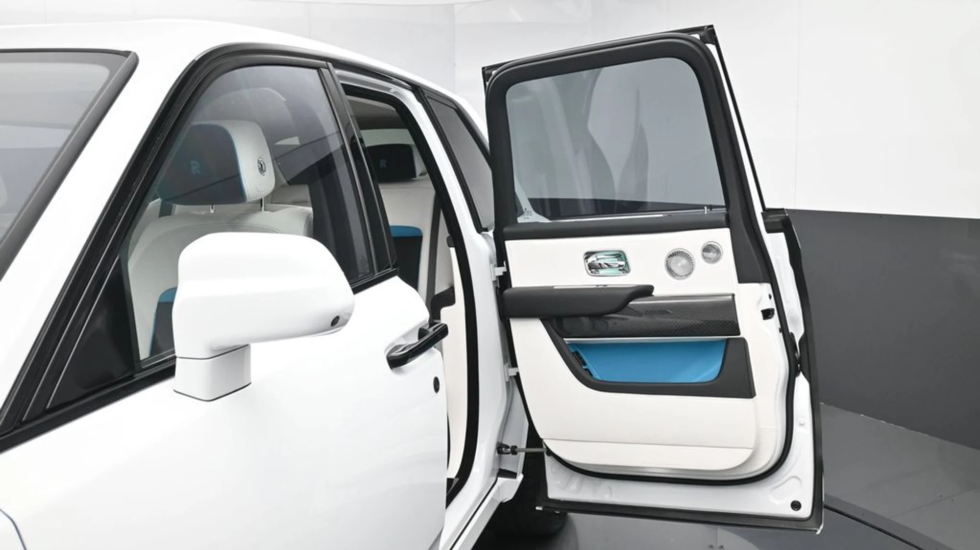 mph010_3561403928_026771a304596afcdd1c3a2b840996c5x_4ad7b8a523