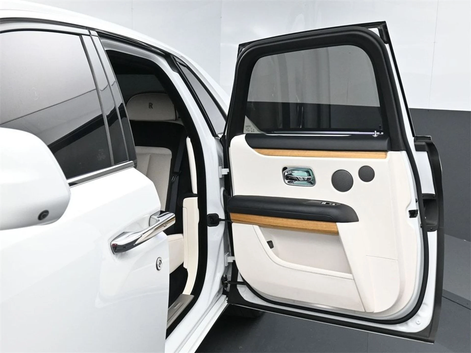 mph010_3566300440_b72fc207d20f1144bea5cb22c96f093dx_07ba0bcef0