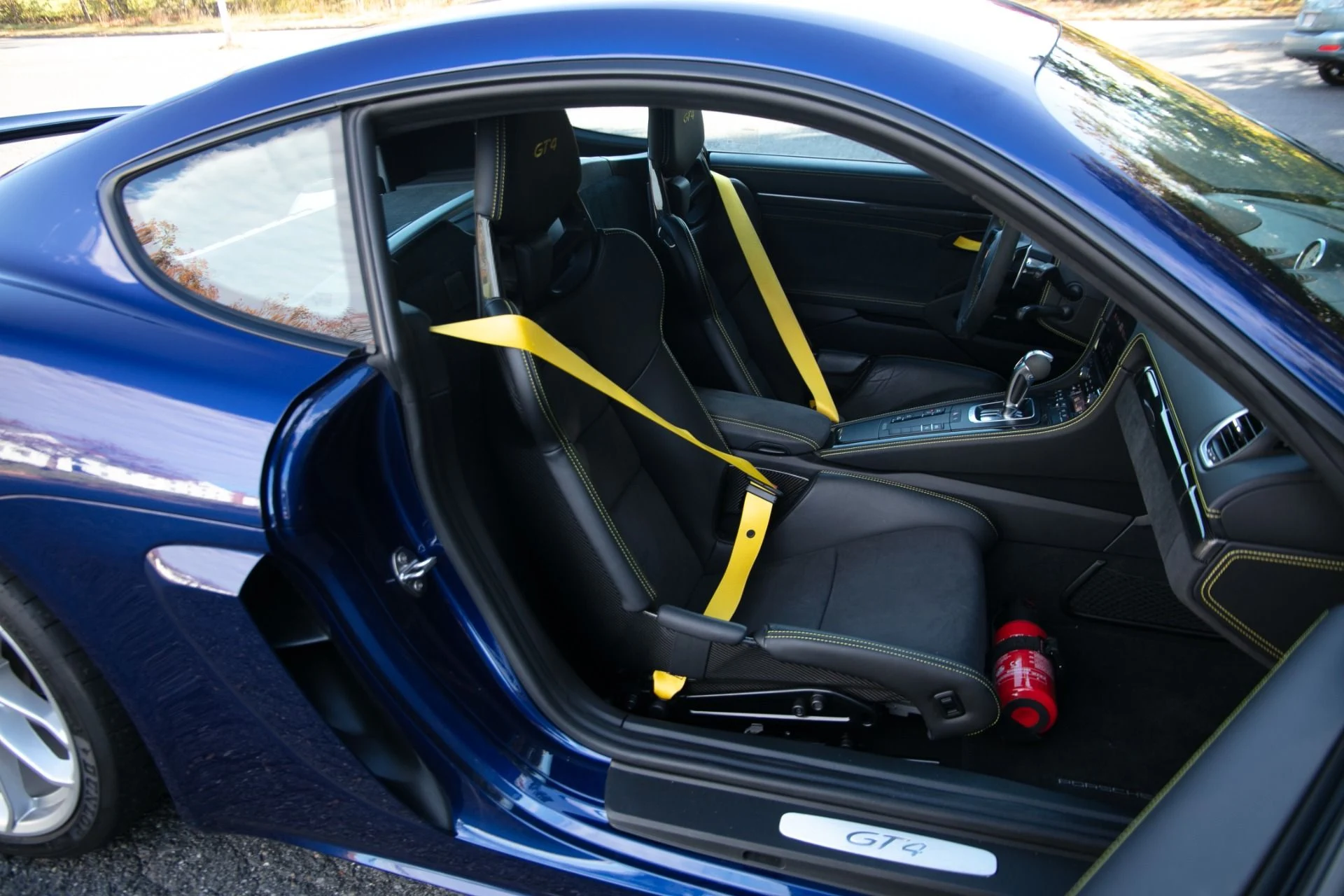 mph010_3566972117_Used_2022_Porsche_718_Cayman_GT_4_1761070750_7932a9a391