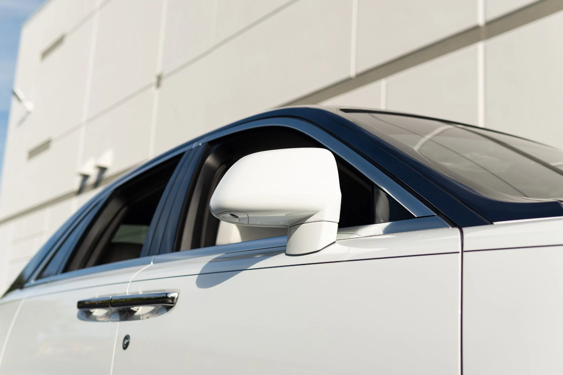 mph010_3572809215_Used_2018_Rolls_Royce_Ghost_1765824060_d89b763d5d