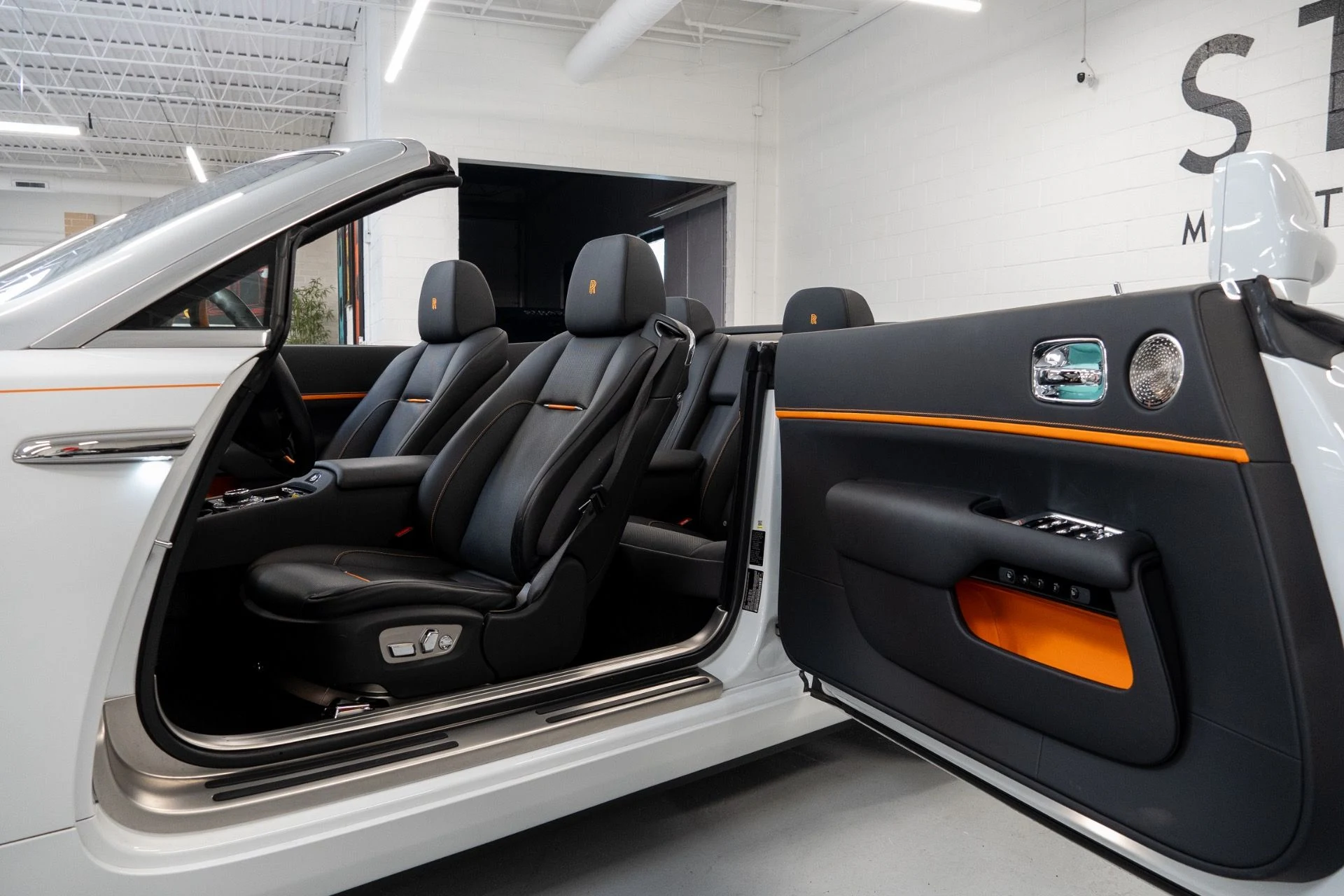 mph010_3575500150_Used_2020_Rolls_Royce_Black_Badge_Dawn_1774033974_7104974173