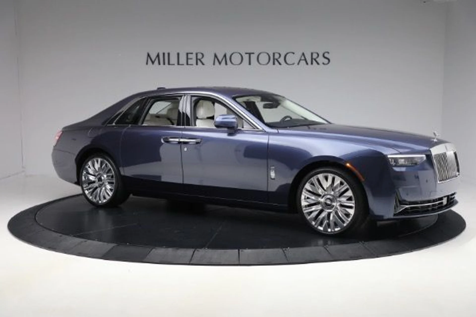 mph010_3575669847_New_2025_Rolls_Royce_Ghost_3d96365905