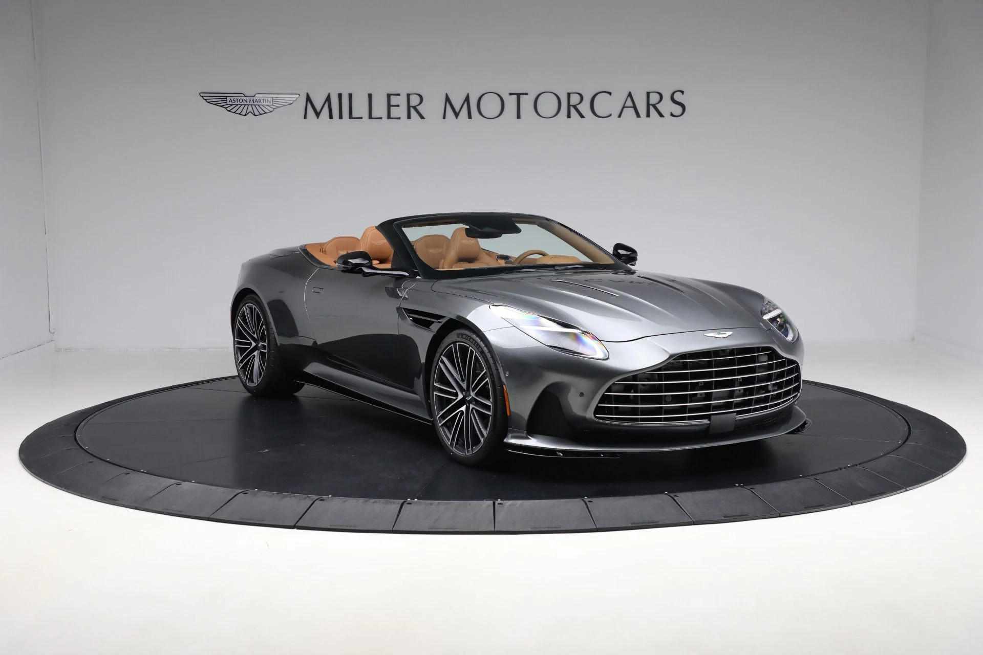mph010_357697200_New_2025_Aston_Martin_DB_12_Volante_7c469e3e68
