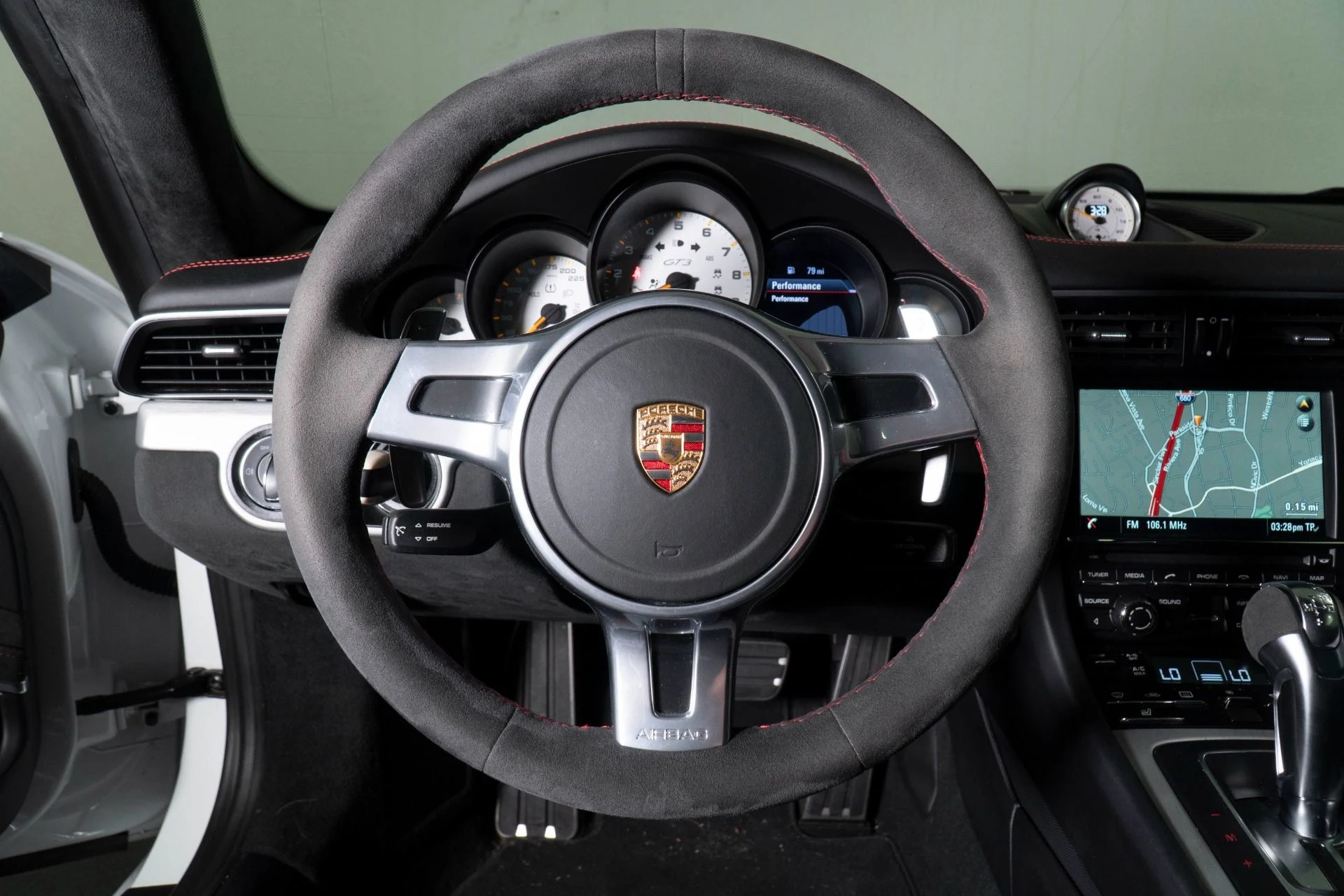 mph010_3590883888_Used_2015_Porsche_911_GT_3_1777044815_849cd68940