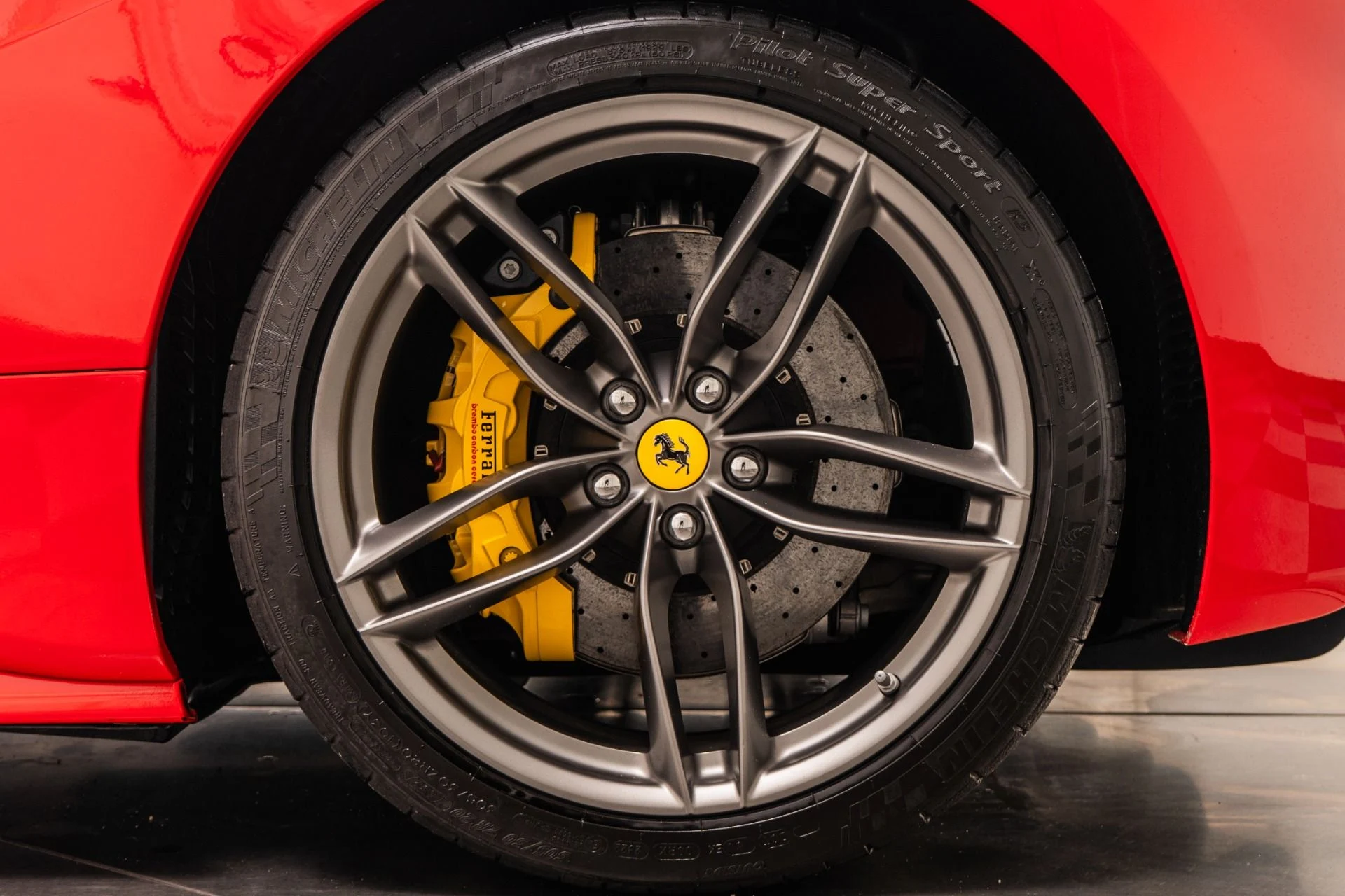 mph010_3593203042_Used_2018_Ferrari_488_GTB_1760465910_f0c125317f