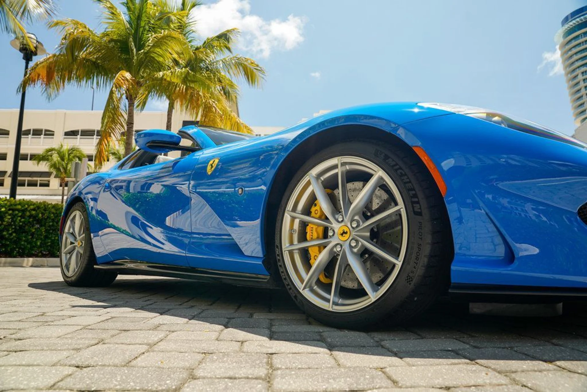 mph010_3598130372_used_2022_ferrari_812_gts_convertible_14354_22898644_11_1024_4ab48f8829