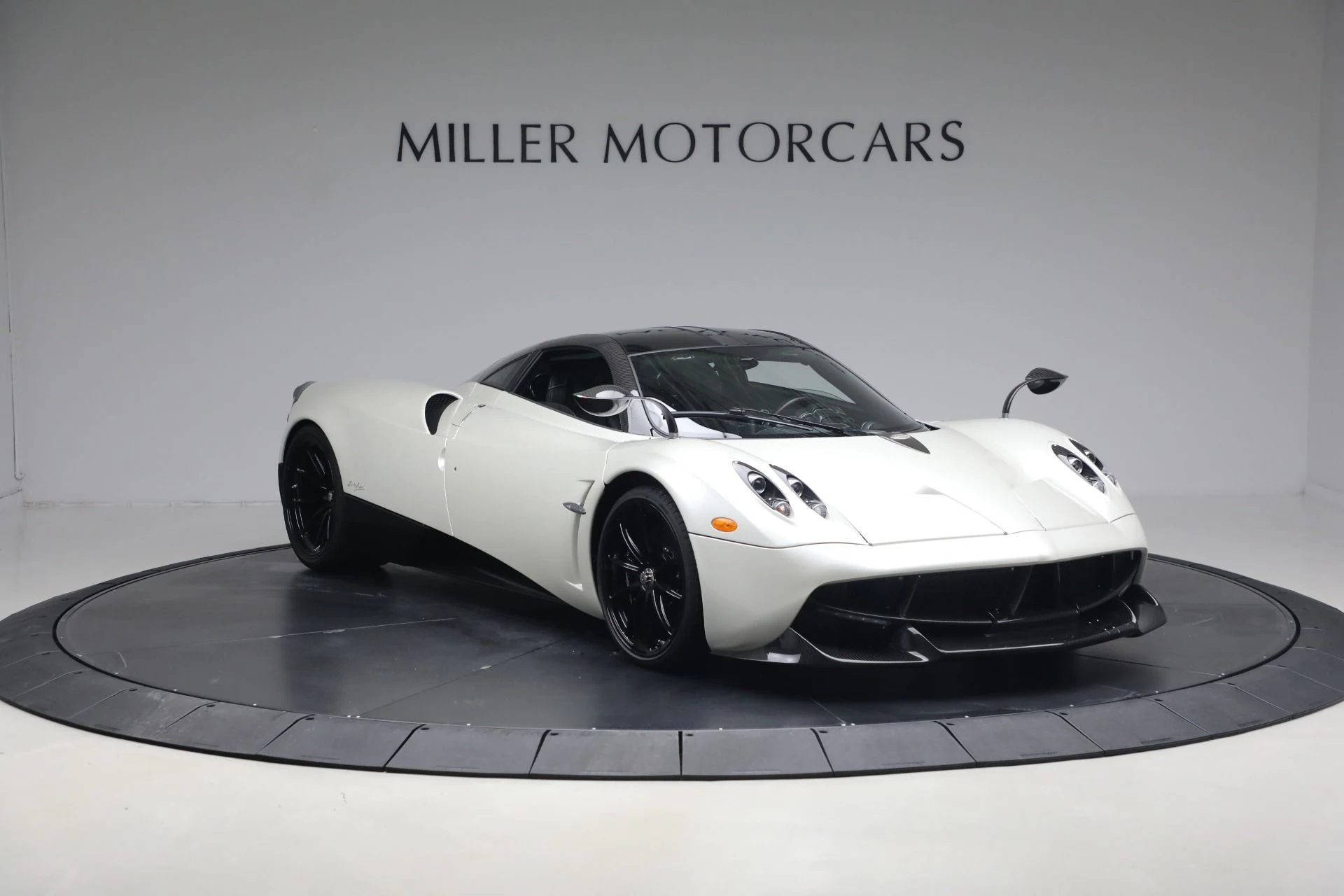 mph010_3600212062_Used_2014_Pagani_Huayra_Tempesta_1765914855_c0fe11b356