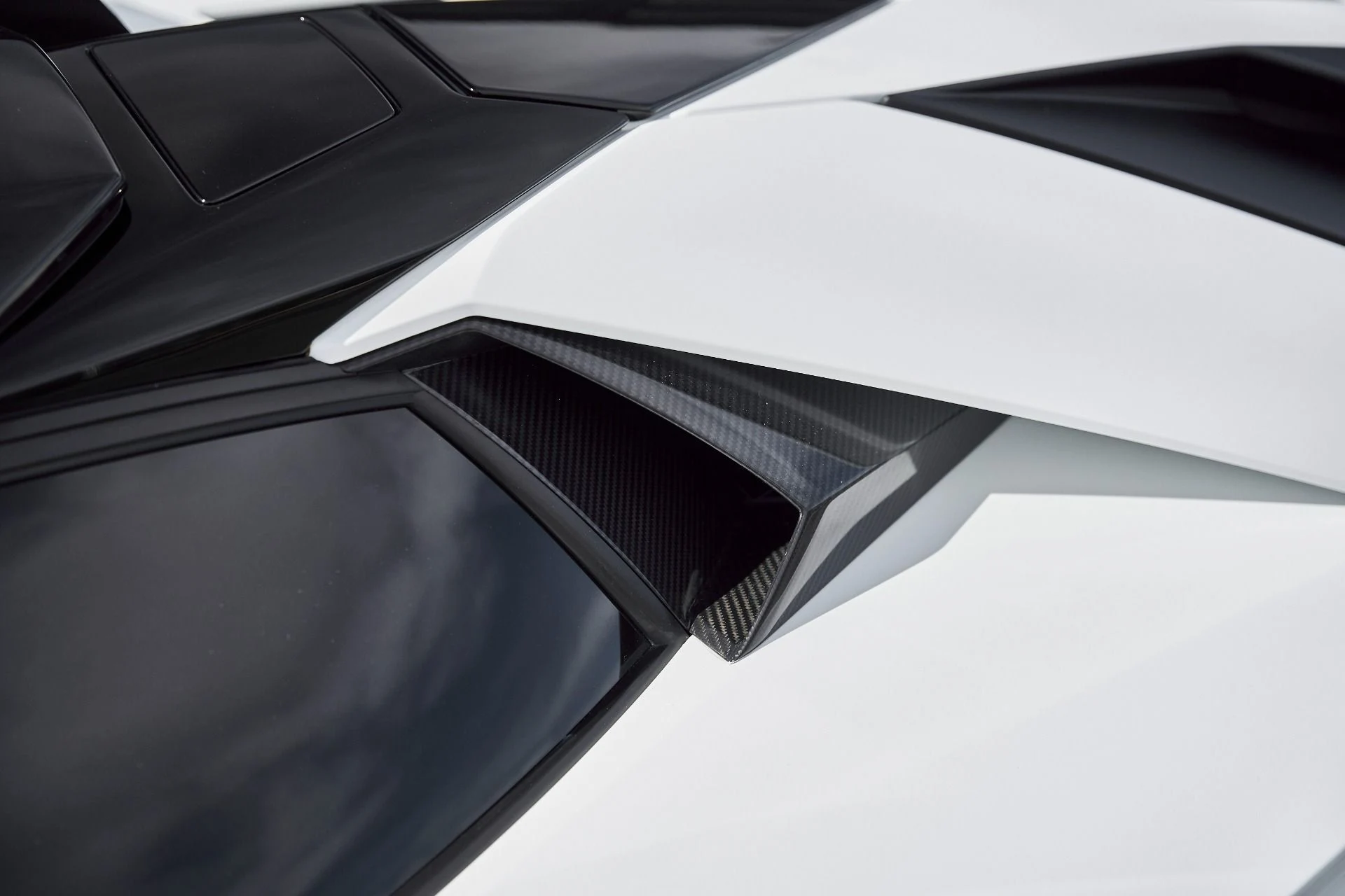 mph010_3601671564_Used_2017_Lamborghini_Aventador_LP_750_4_Super_Veloce_1768358646_3e02146914