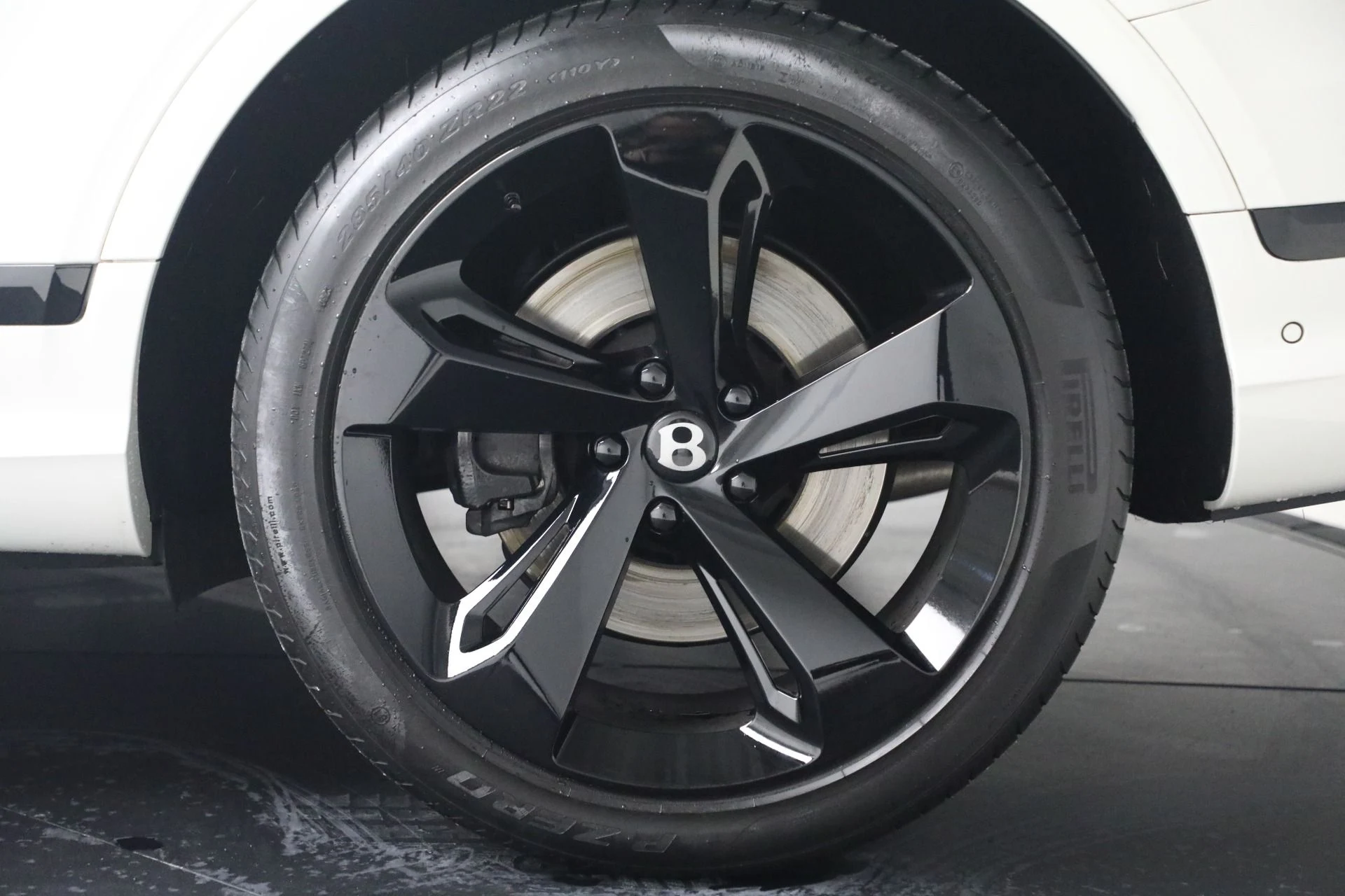 mph010_3604737035_Used_2023_Bentley_Bentayga_V8_1770079262_e3e7657c85