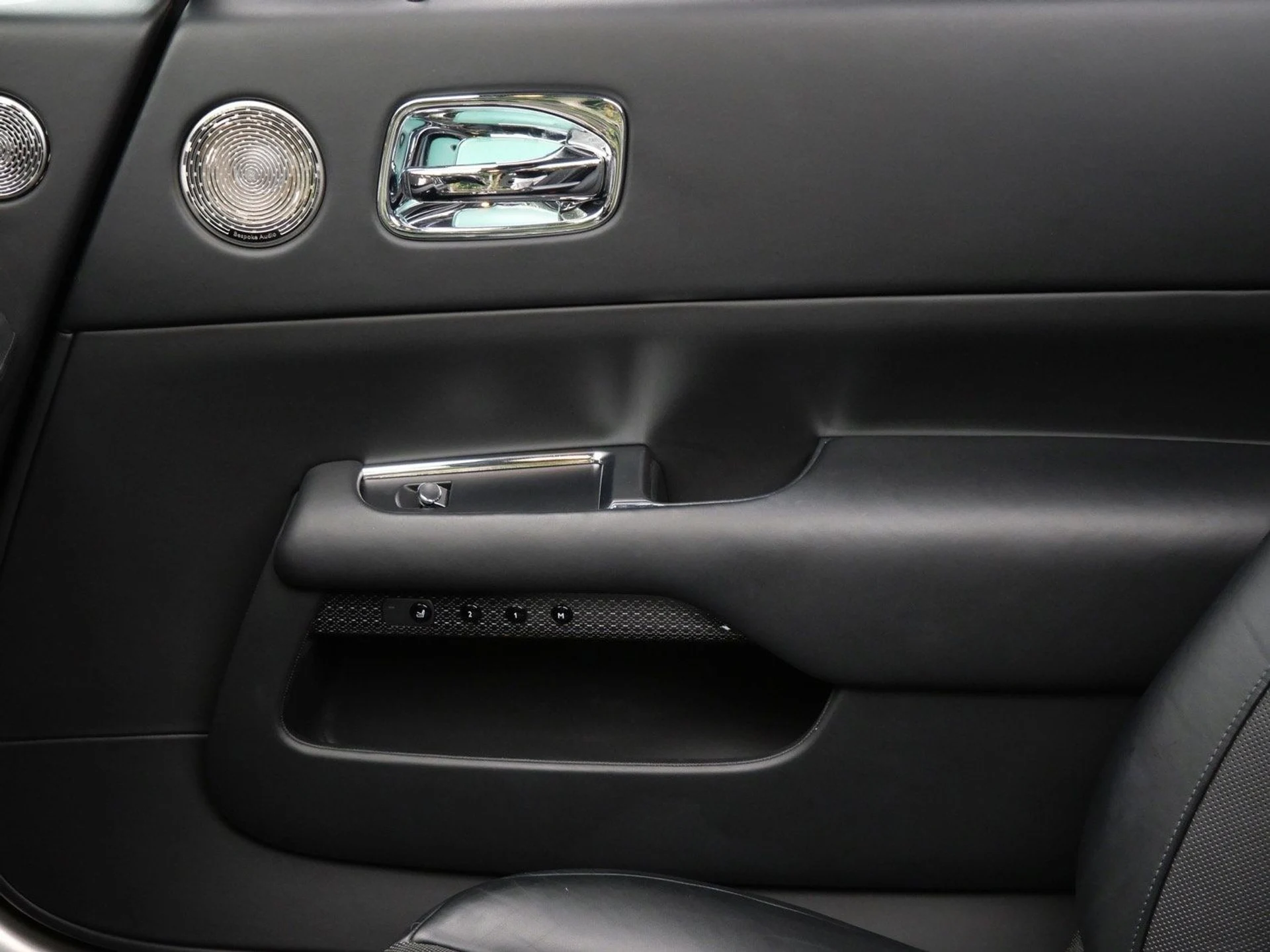 mph010_3607540621_4d7bdc2b70c7c5f45fa2a7f199db8d62x_dc44c24060