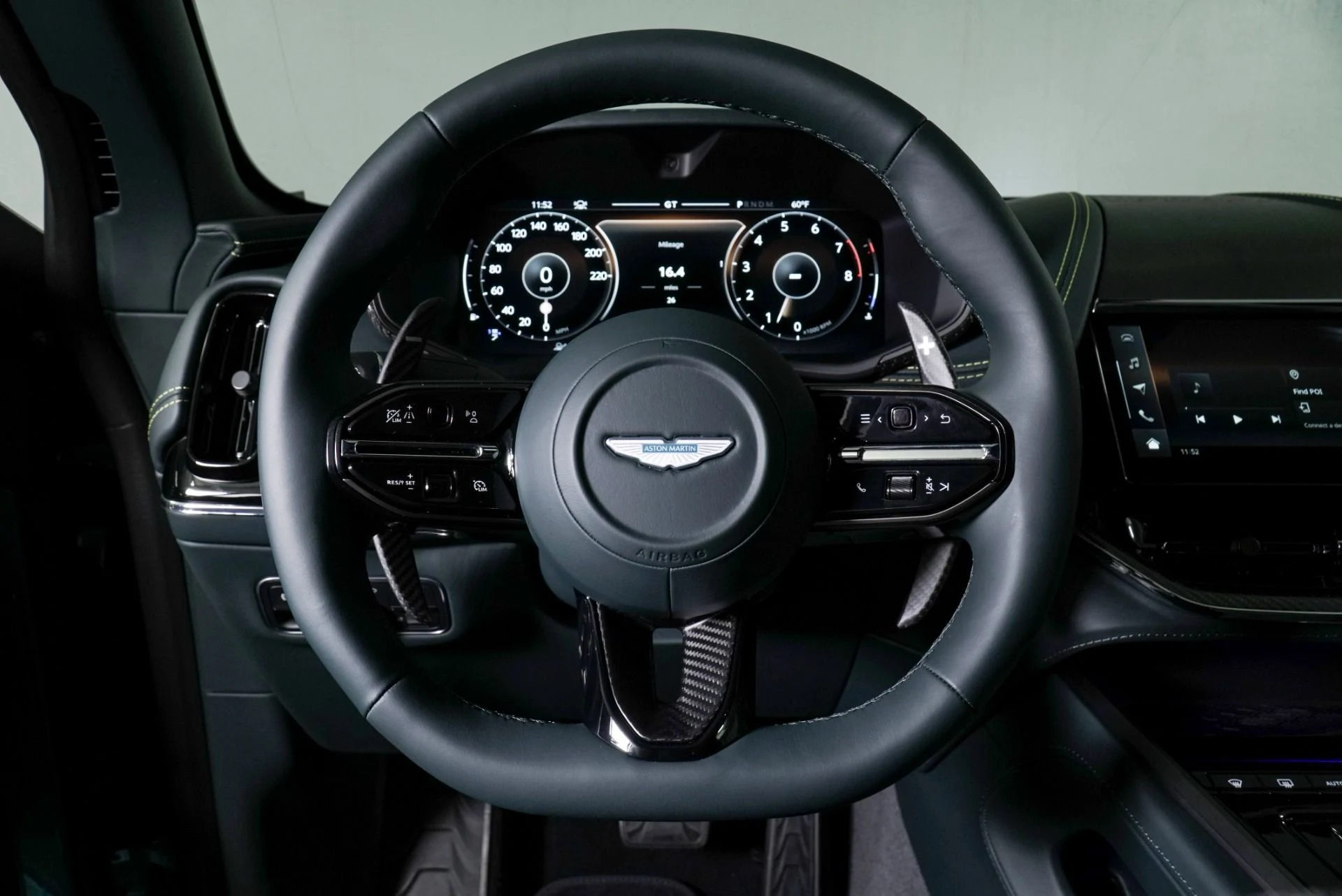 mph010_3612758104_New_2026_Aston_Martin_DBX_S_1768416197_989a304996