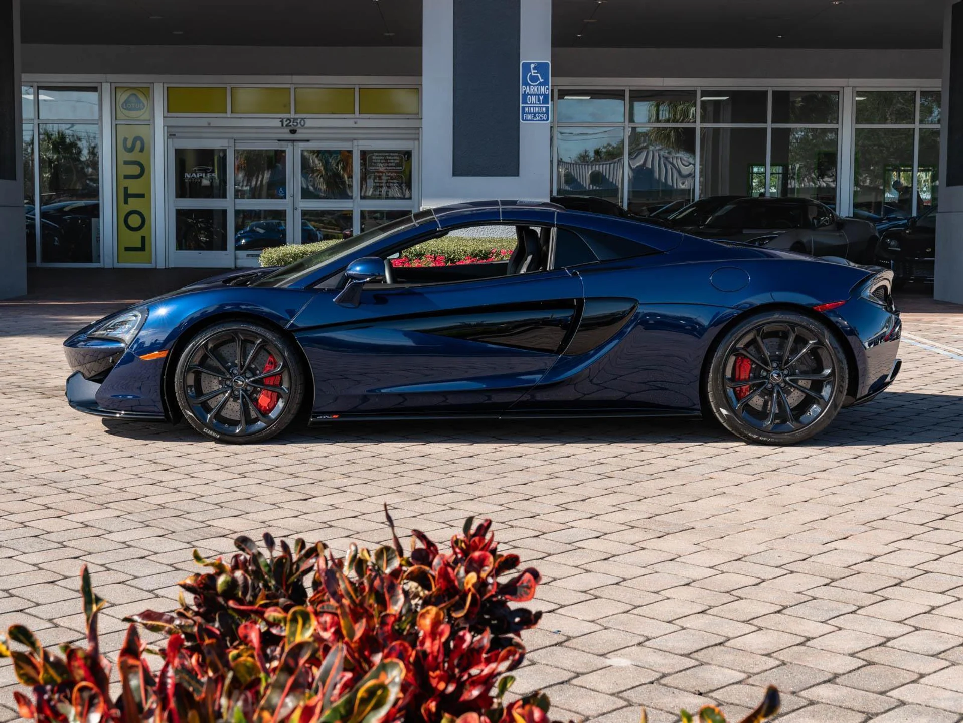 mph010_3617154038_Used_2020_Mc_Laren_570s_Spider_1778774513_3cba3fa5e2