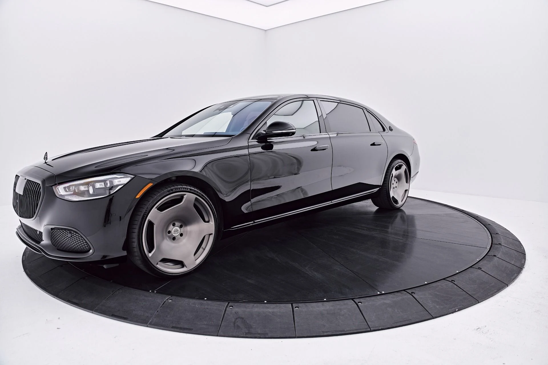 mph010_3617492866_Used_2023_Mercedes_Benz_S_Class_Maybach_S_680_1786584161_1c6e1f3db6