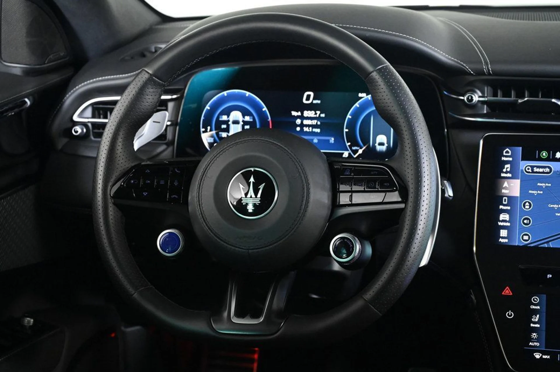 mph010_3617986217_used_2025_maserati_grecale_modena_11350_22967716_10_1024_4ff041a27d