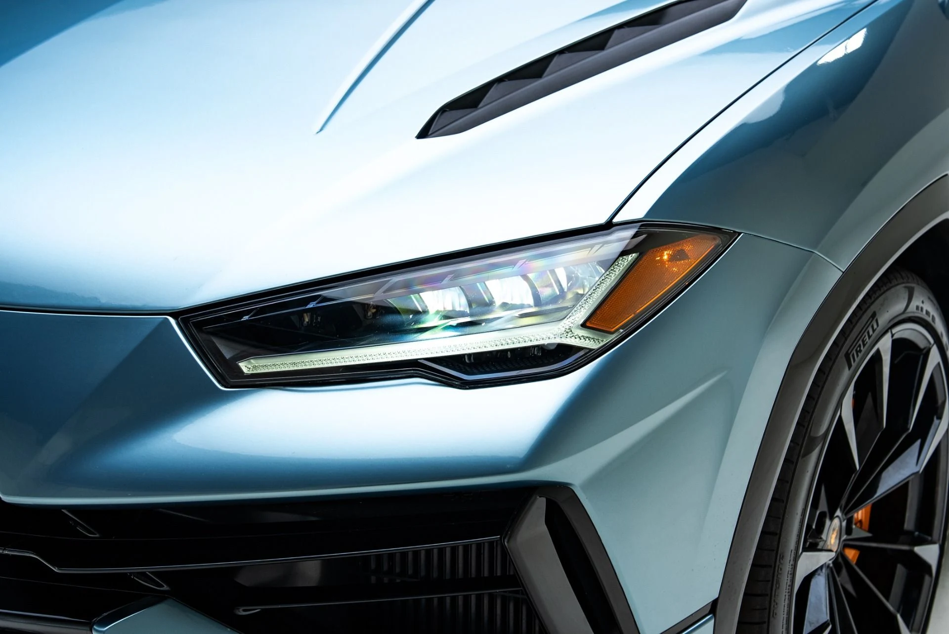 mph010_3619631060_Used_2023_Lamborghini_Urus_S_1775088158_fa71d61c59