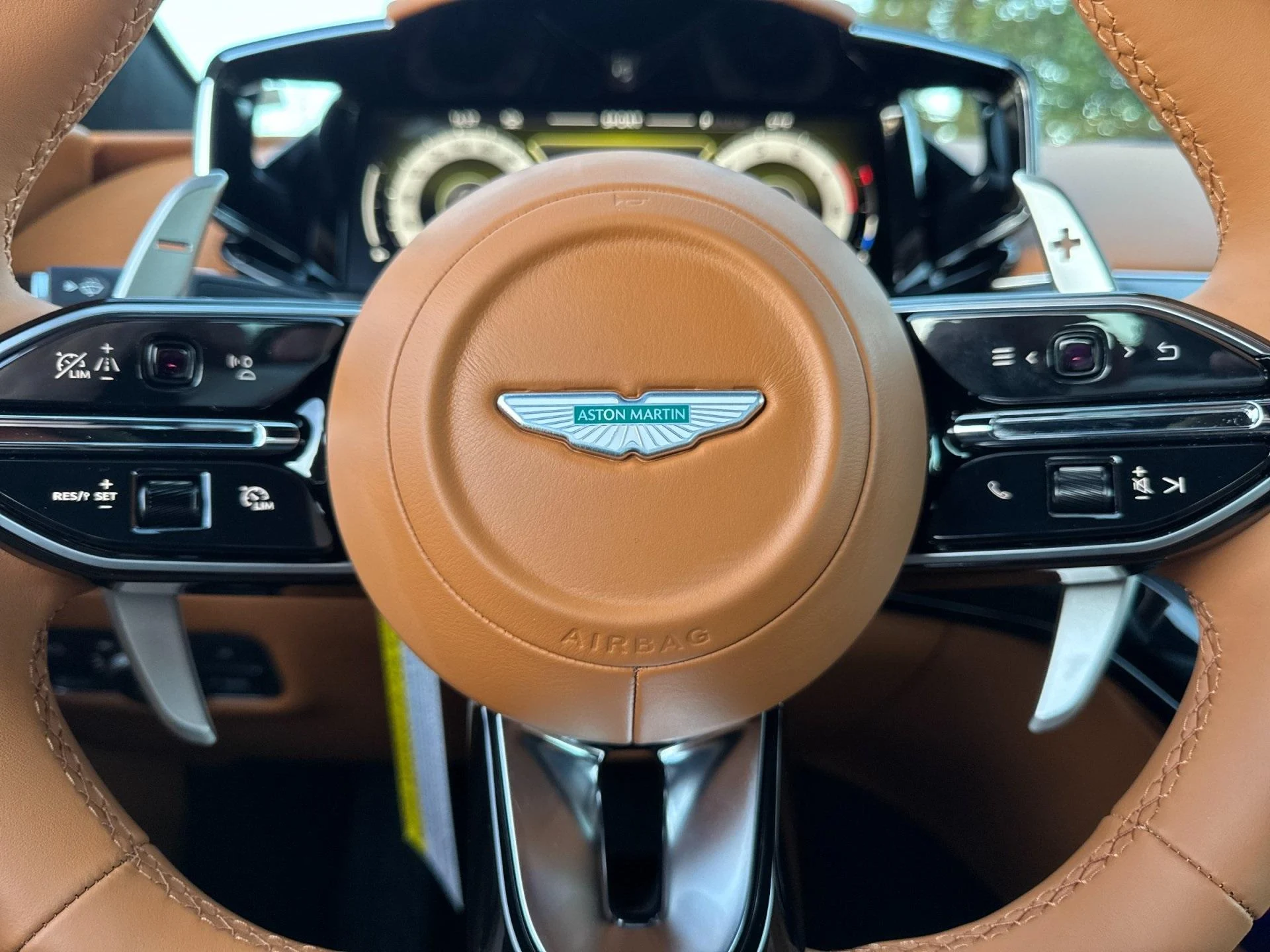 mph010_3621725229_New_2026_Aston_Martin_Vantage_S_1767971568_1a38aaf387