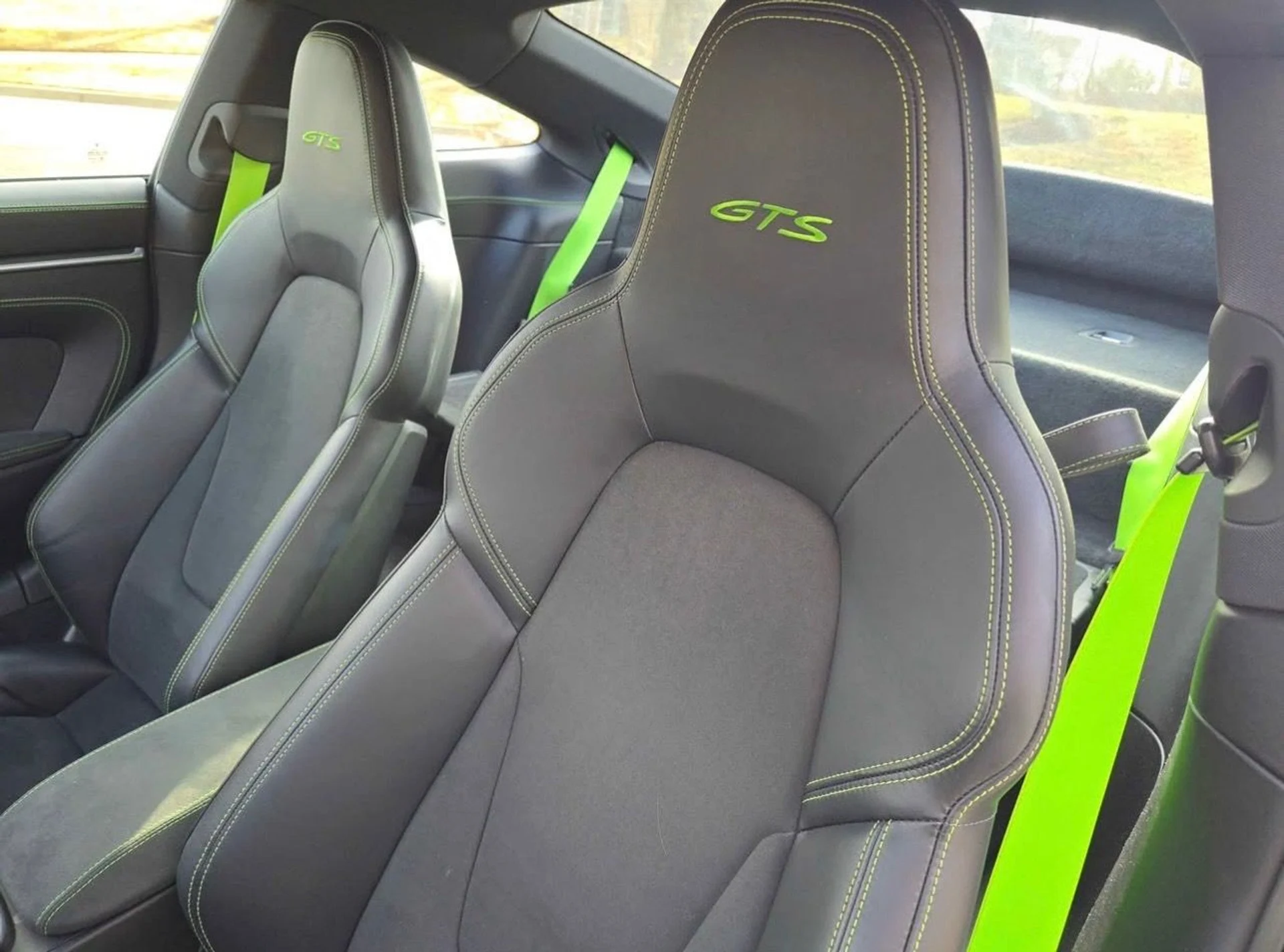 mph010_3632212876_Used_2022_Porsche_911_Carrera_GTS_1767650131_b2d726c5d2