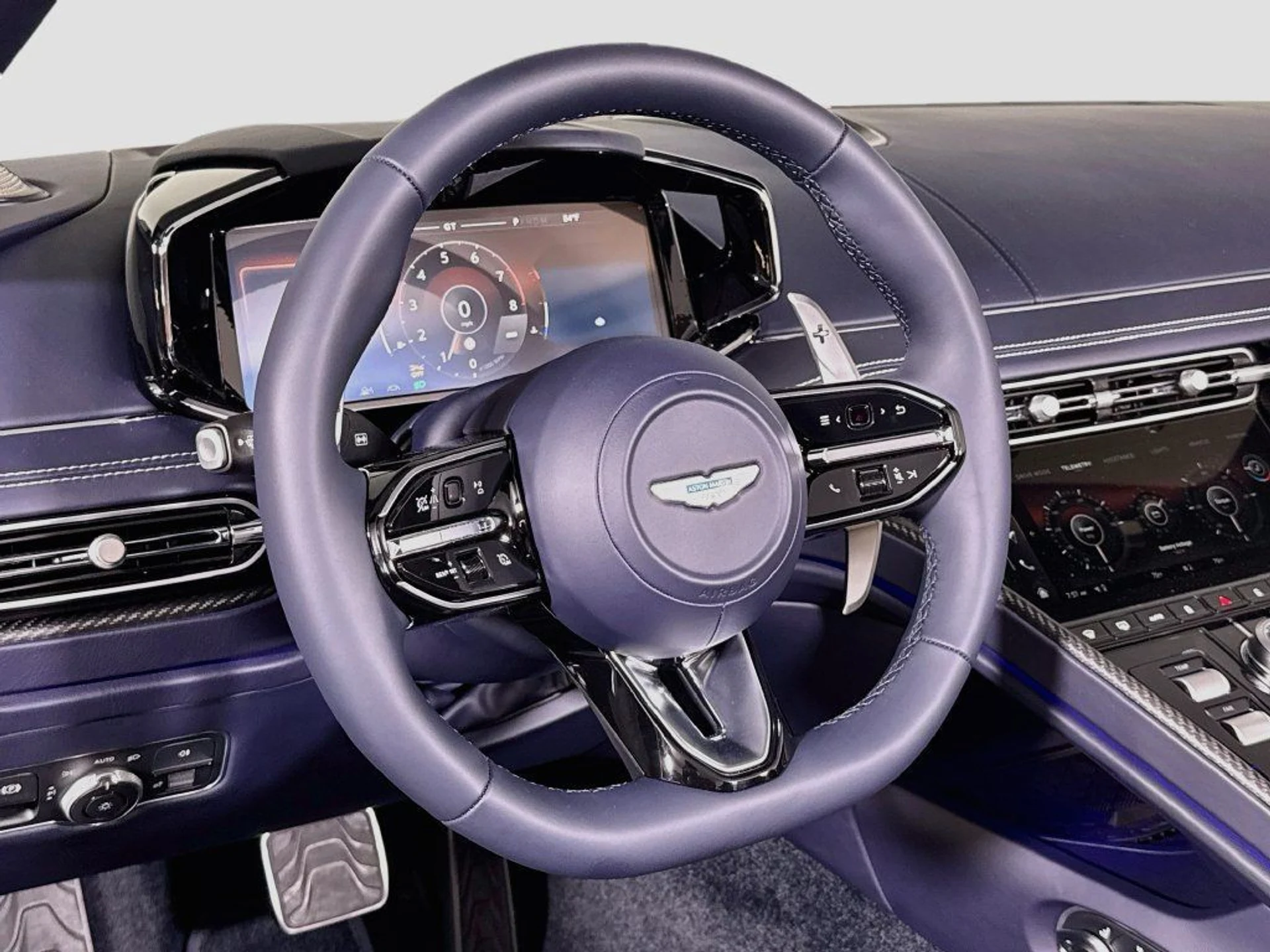 mph010_363740682_new_2026_aston_martin_db12_volante_11350_23082911_10_1024_48576a2929