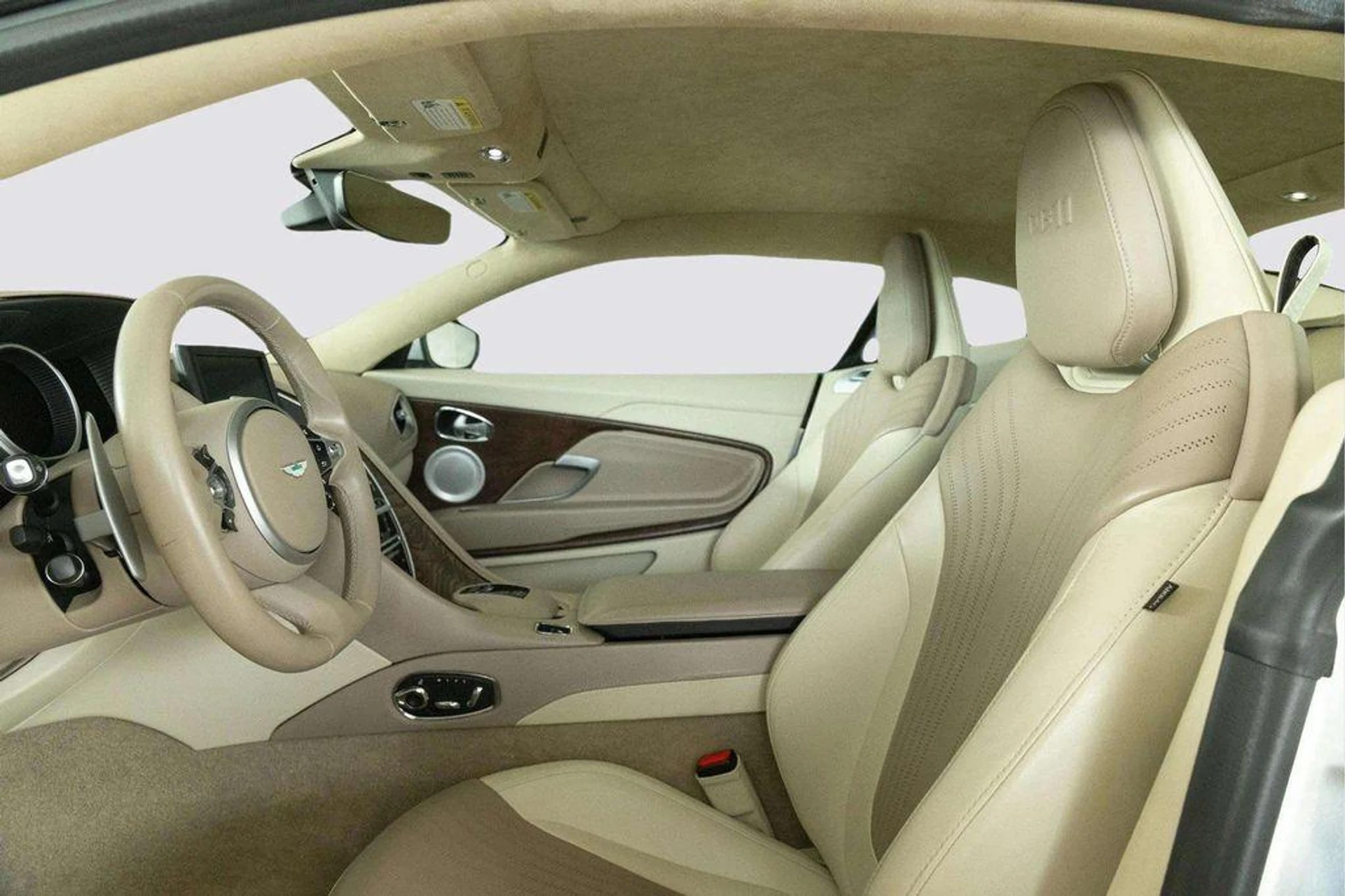 mph010_363827721_vv_YKJ_3_Es_AI_Lp_W_Rp_r_Llm5c_Q_A_6dbdb6091f