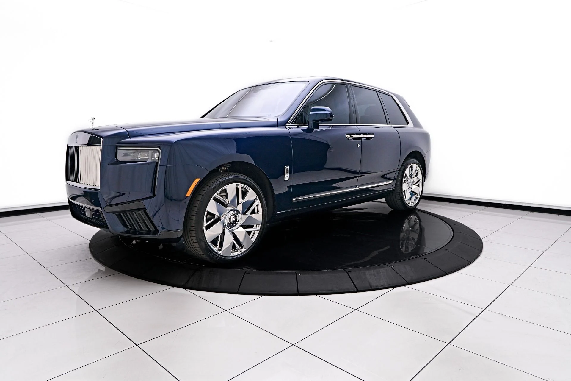 mph010_3639438532_Used_2025_Rolls_Royce_Cullinan_Base_1755895153_1f6299f5df