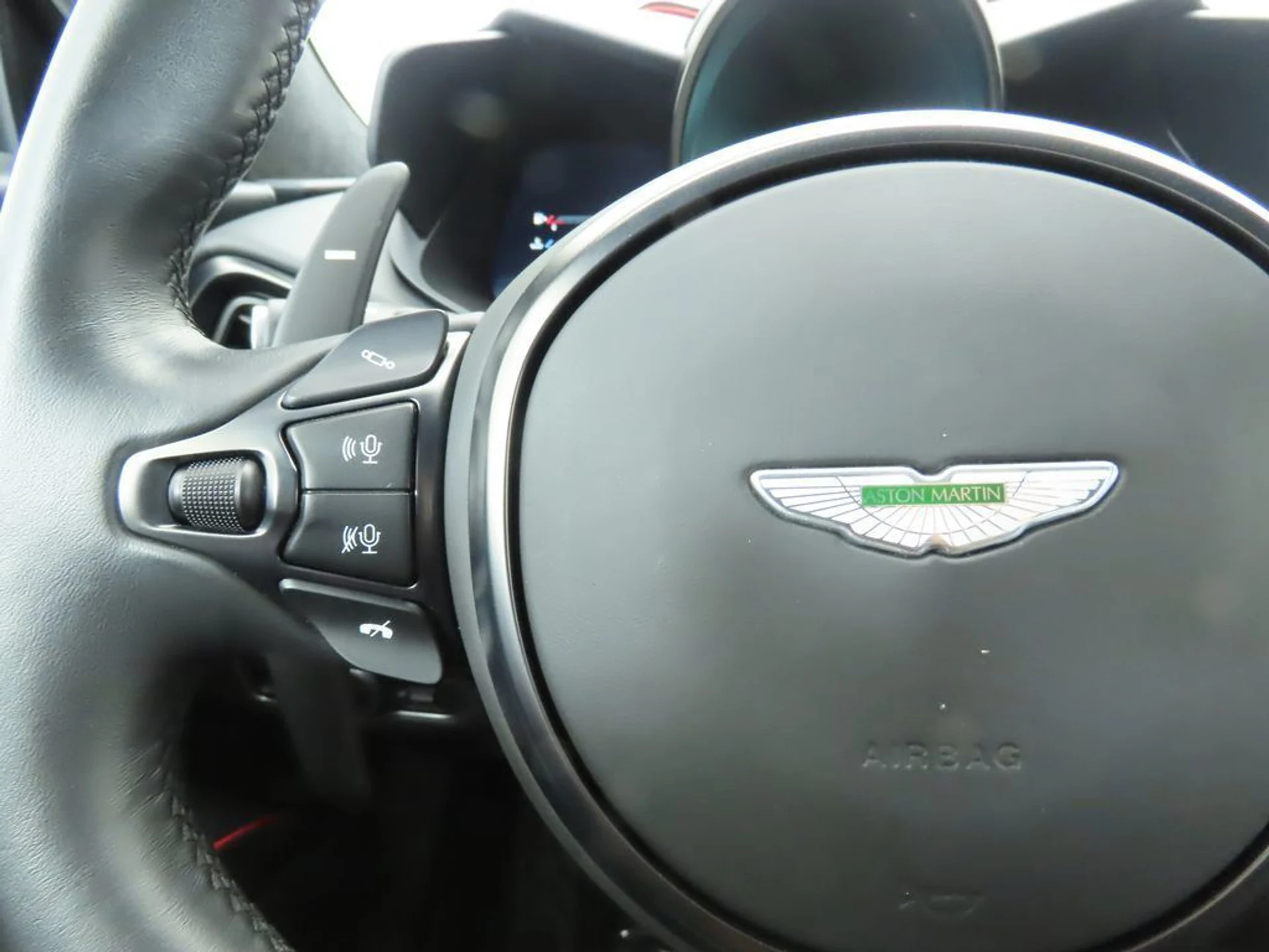 mph010_3643806415_used_2023_aston_martin_dbs_coupe_8119_22958468_11_1024_388d4f9bf3