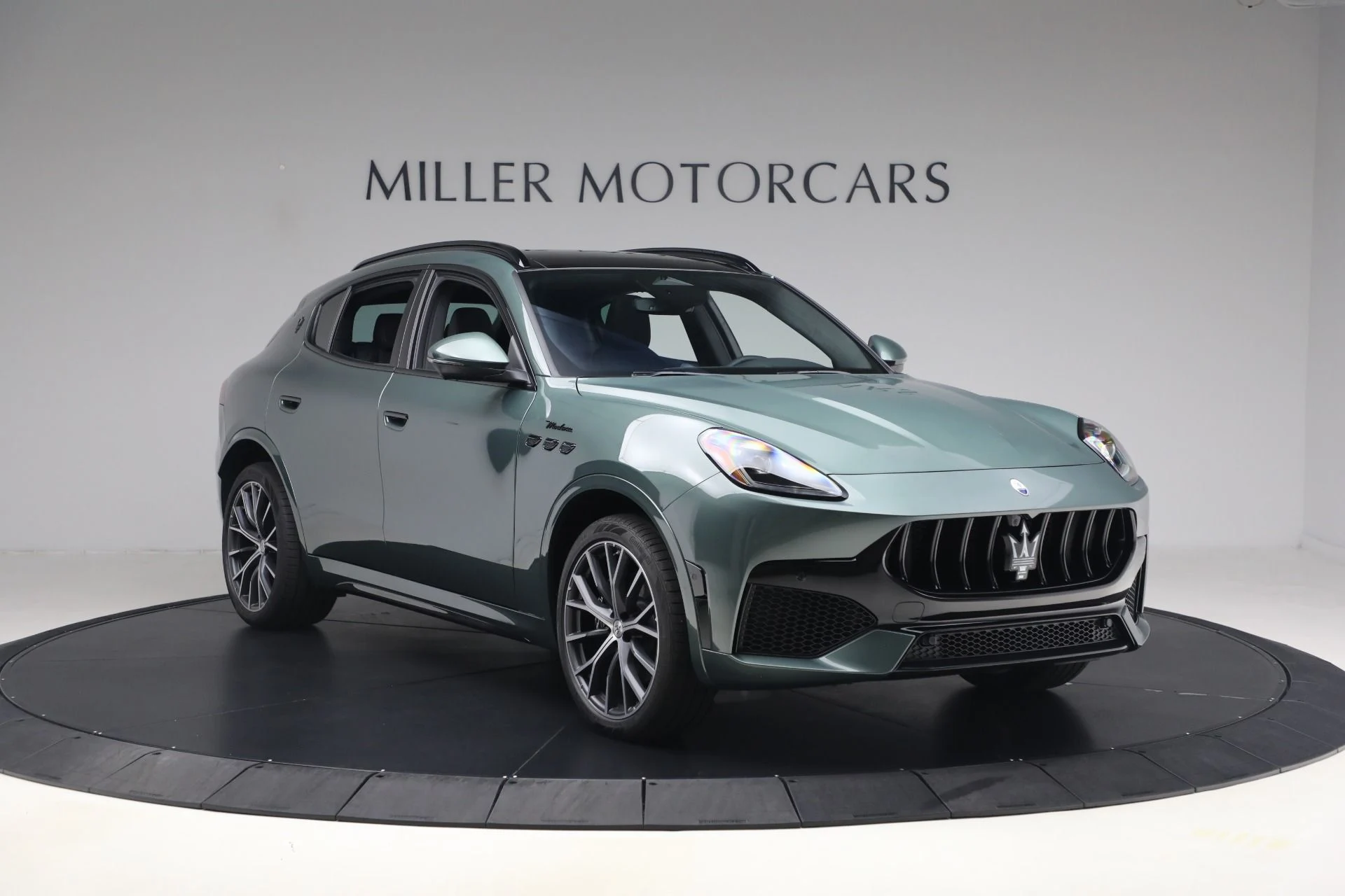 mph010_3646031839_New_2027_Maserati_Grecale_Modena_V6_1791816491_1be6fc3b48