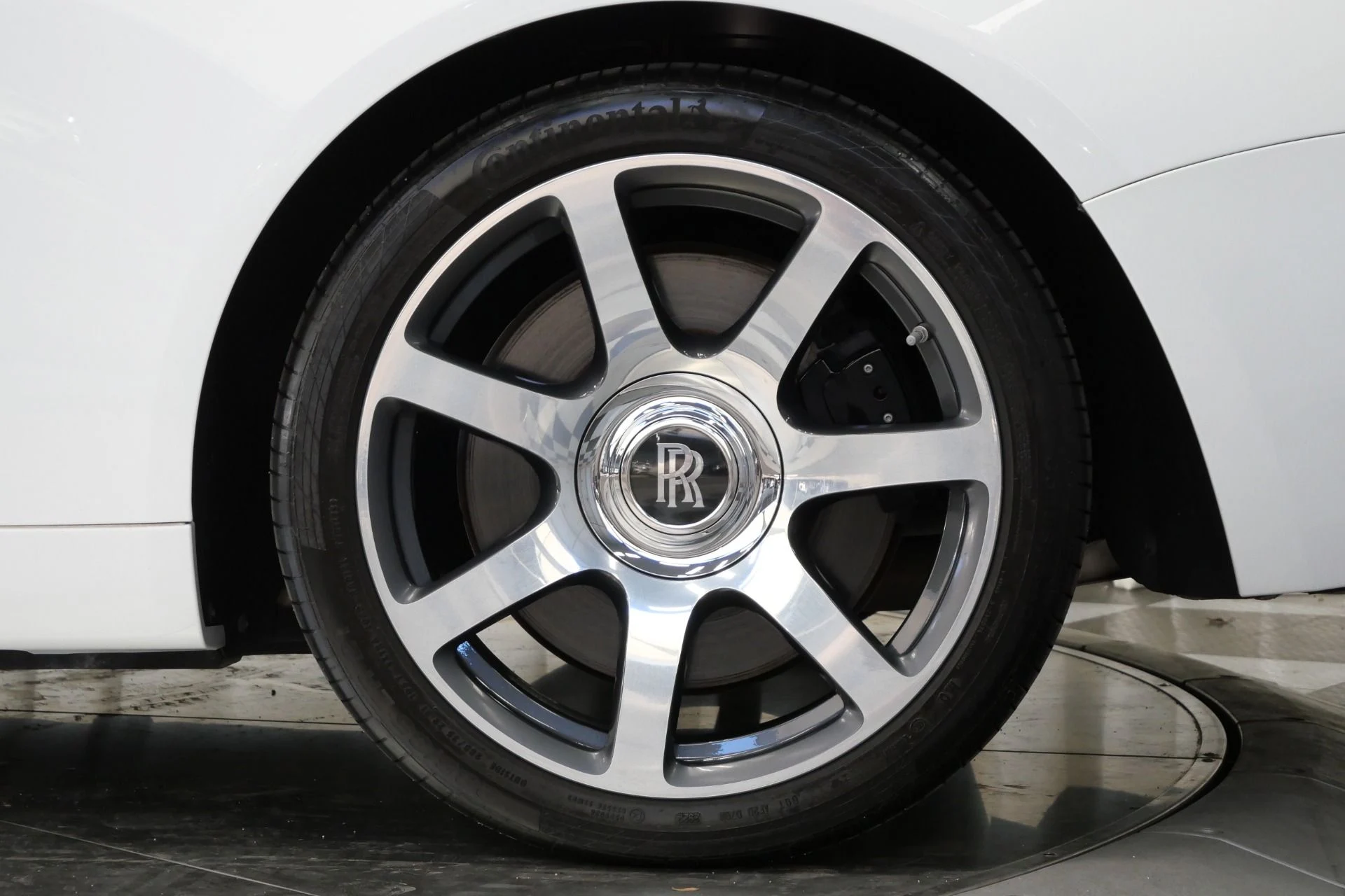 mph010_3648994526_Used_2016_Rolls_Royce_Wraith_The_Wraith_Package_Canadel_Paneling_Driver_Assistance_3_1764606909_73ab1d8a31