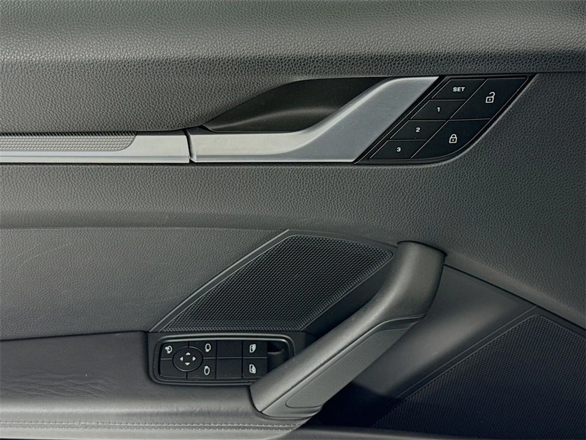 mph010_3649666770_ebcd4c1945fc177ded7cf56c98c895c7x_4b495838a9