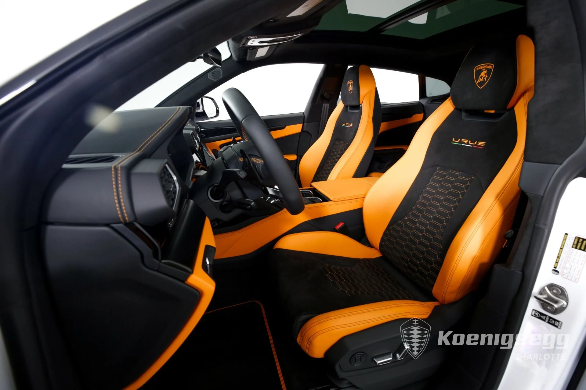mph010_3655282121_Used_2022_LAMBORGHINI_URUS_1671576431_c28677c1c7