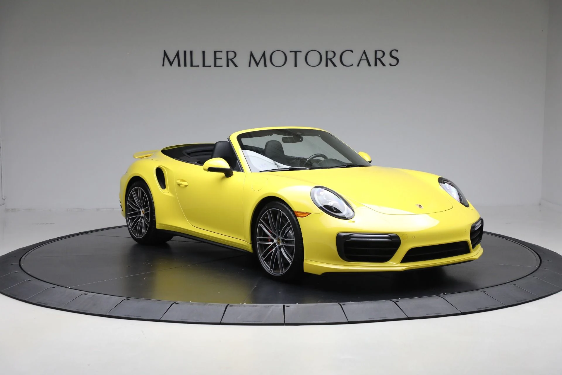 mph010_3656785911_Used_2017_Porsche_911_Turbo_Cabriolet_1edb9b0b8a
