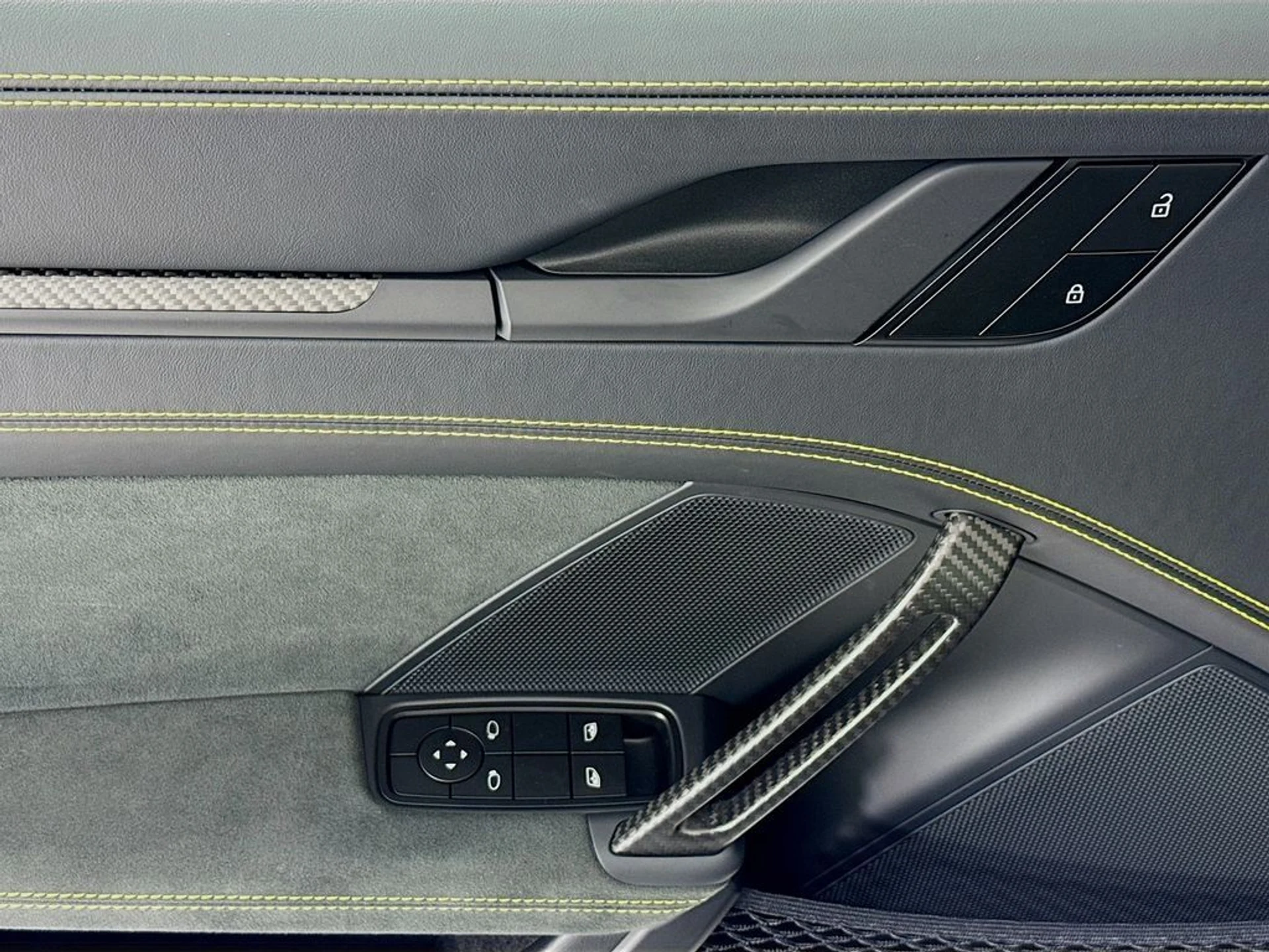 mph010_3668613961_bb7e20397fb313a5af95b14f1735a075x_a41d97a814