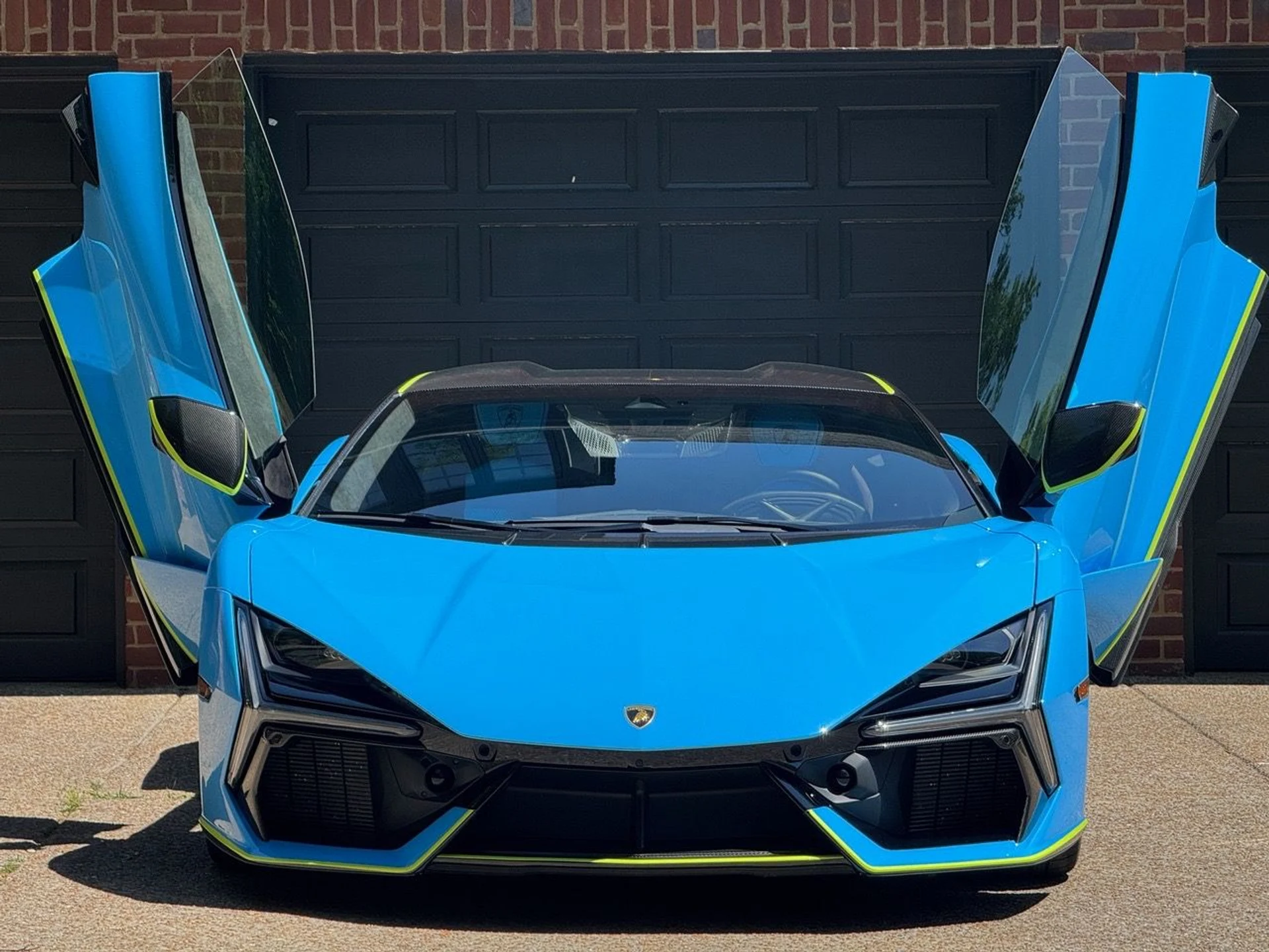 mph010_367750244_Used_2024_Lamborghini_Revuelto_1778796224_626534a241