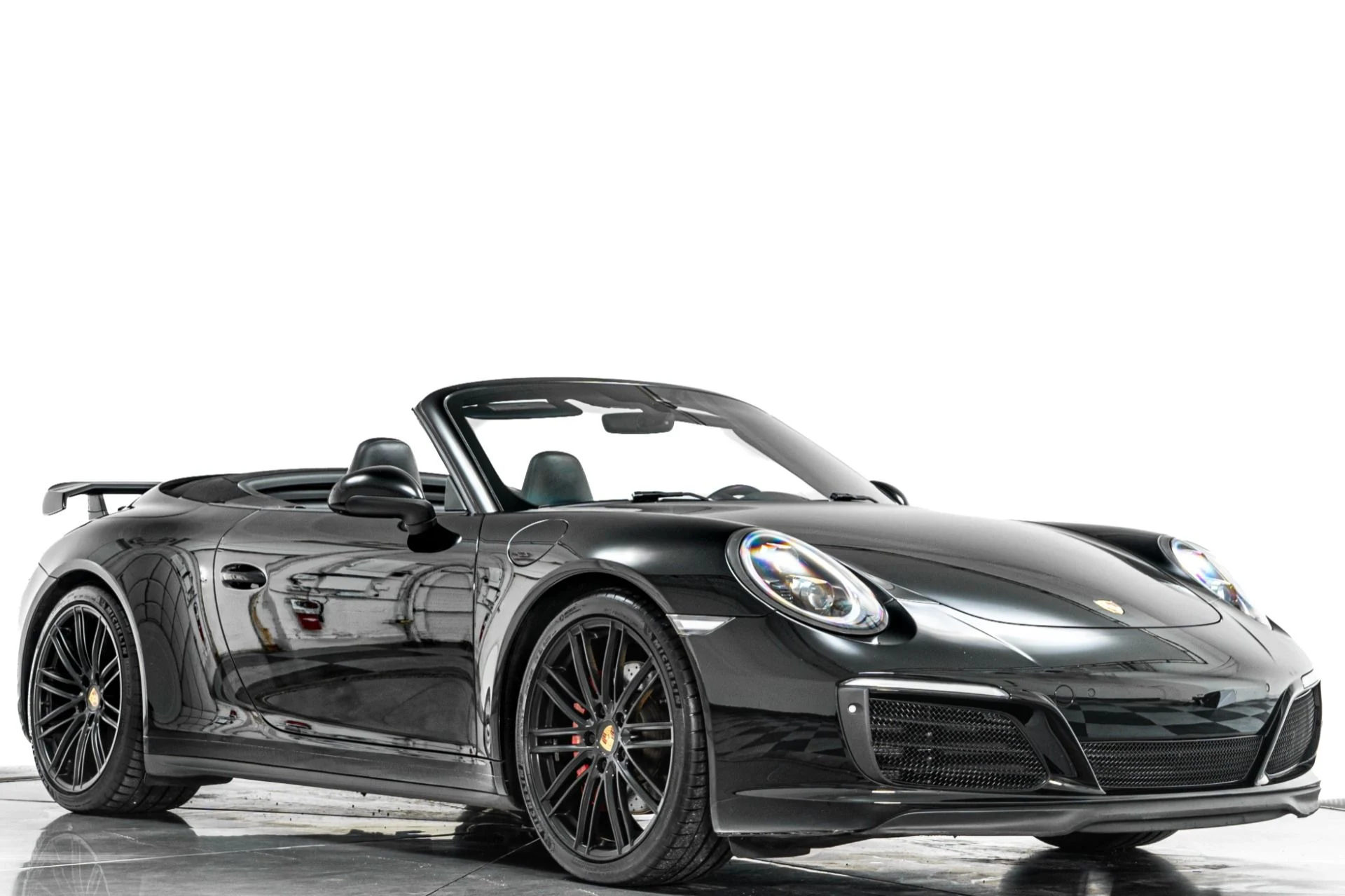 mph010_3687019272_Used_2018_Porsche_911_Carrera_4_S_Cabriolet_1791915897_2c8a02e43b