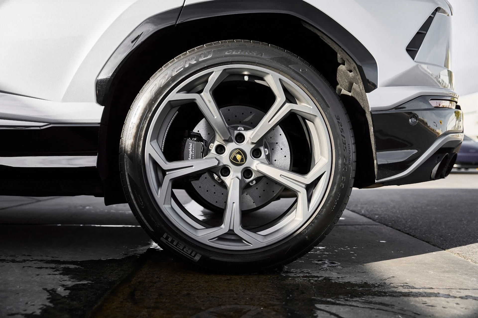 mph010_3690353418_Used_2021_Lamborghini_Urus_1771117228_e4c3e9b559