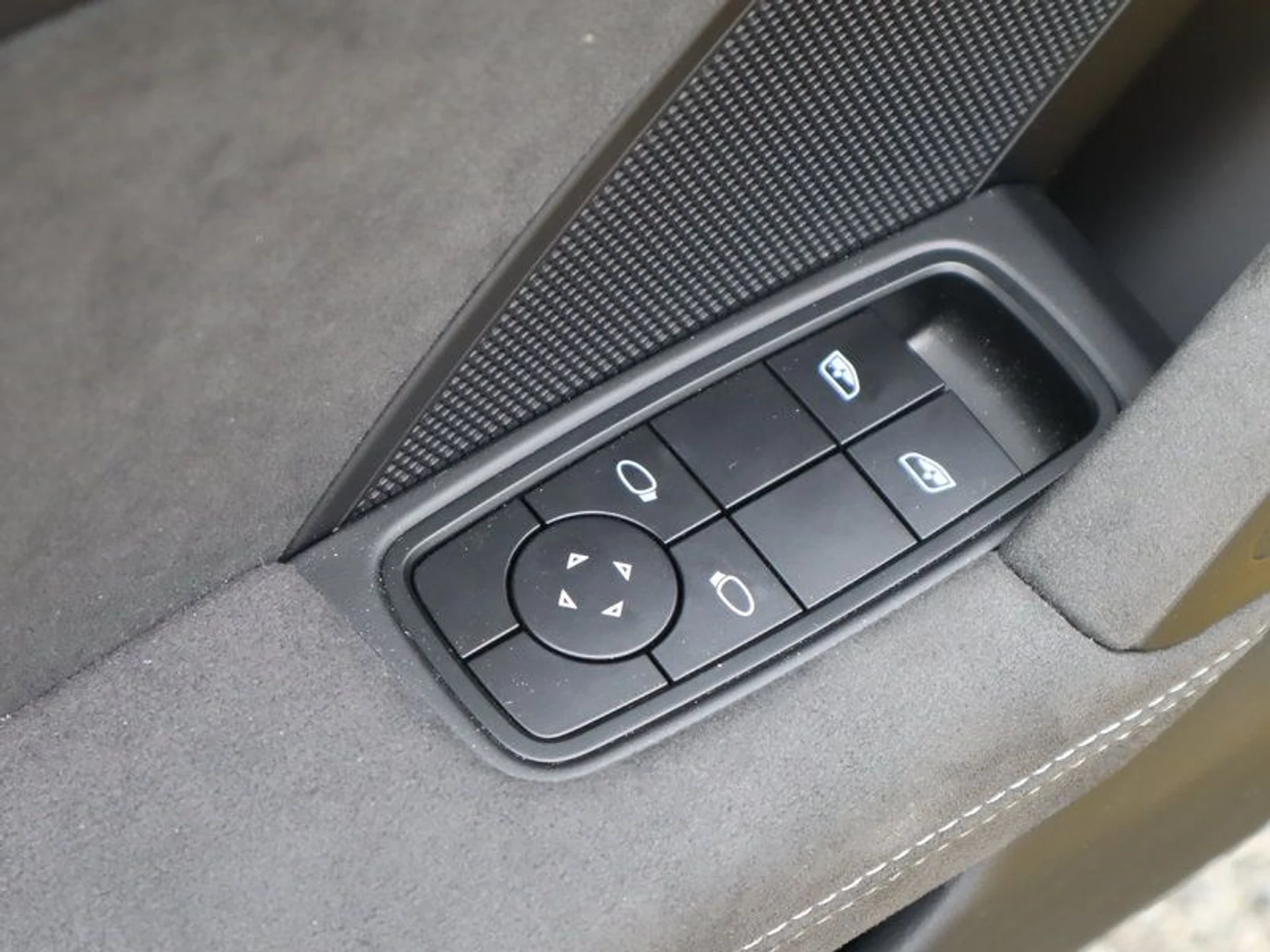 mph010_3691124457_38162857_06812_fd8571864d0adb4a7dcc90414944923c_28ab8e3b91