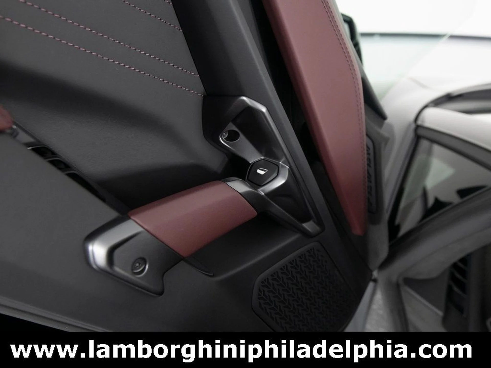 mph010_3694510888_0b677509c77e23de9049f35b6696fb68x_9c2c9f9190