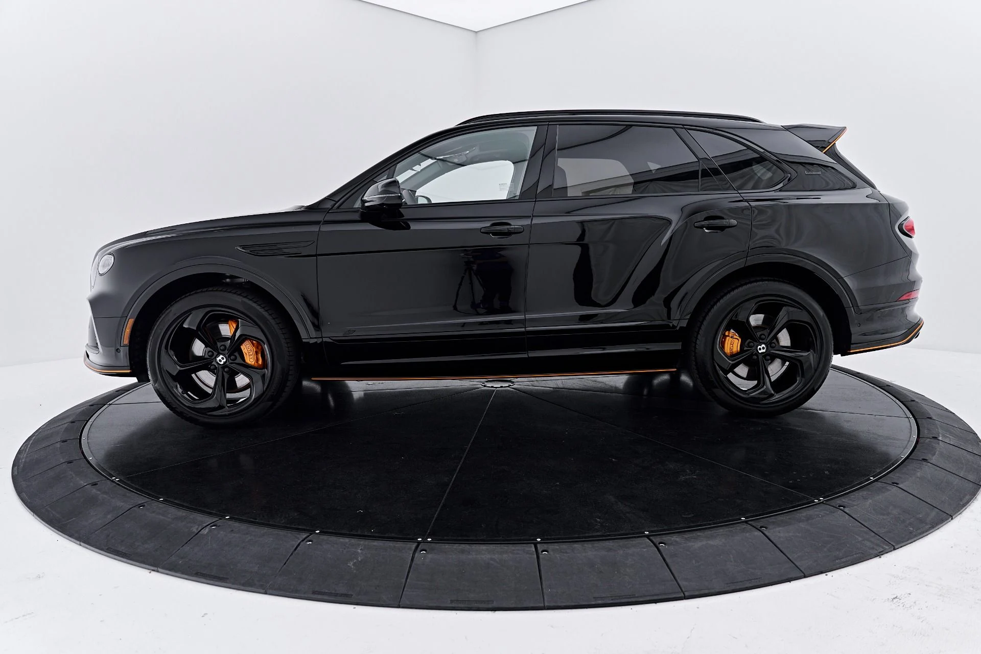 mph010_3700157345_Used_2025_Bentley_Bentayga_S_Black_Edition_1790644280_07d7b4a53e