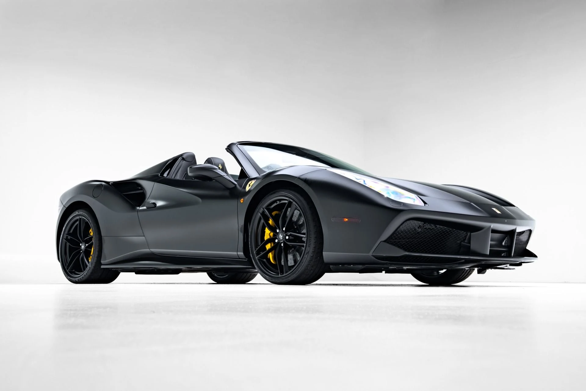 mph010_3701015408_Used_2018_Ferrari_488_Spider_1771880321_d96d53a78d