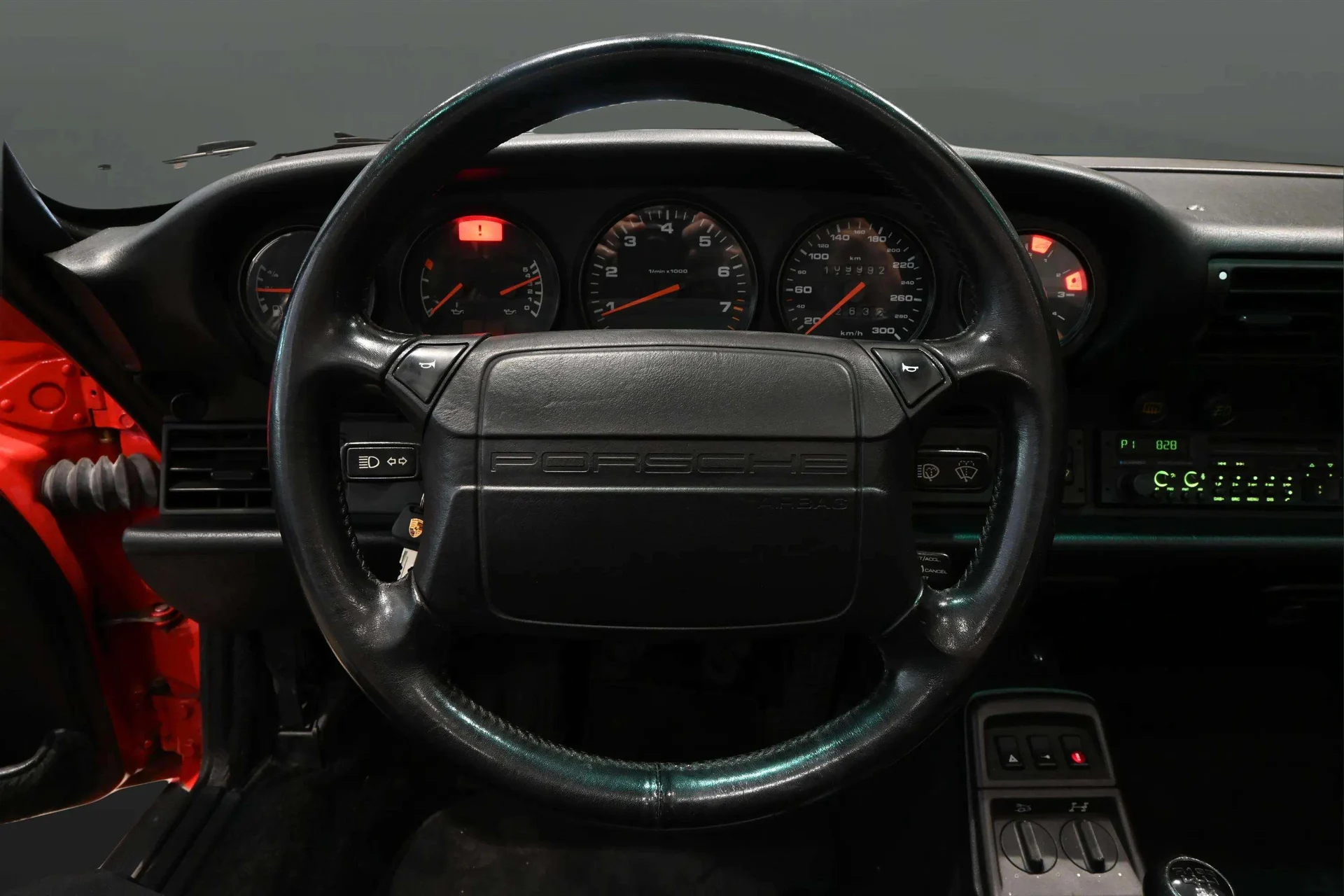 mph010_3705980593_1f3f725f_38e6_4268_b3a4_bf8314c50896_2_11_Interior_199120_Porsche2091120_Carrera20_Cabriolet2028_WP_0_CB_2961_MS_46059429_19_a390f33fcd