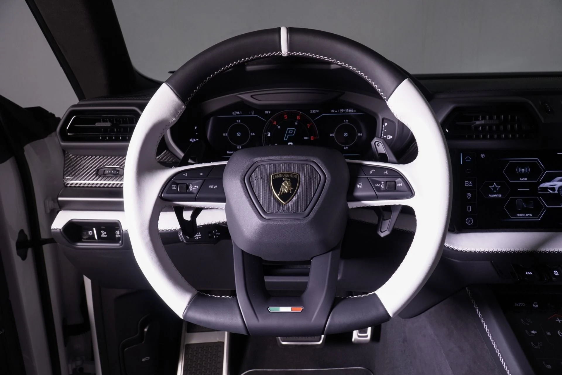 mph010_3717057332_New_2025_Lamborghini_Urus_SE_1760546686_99a69199e5